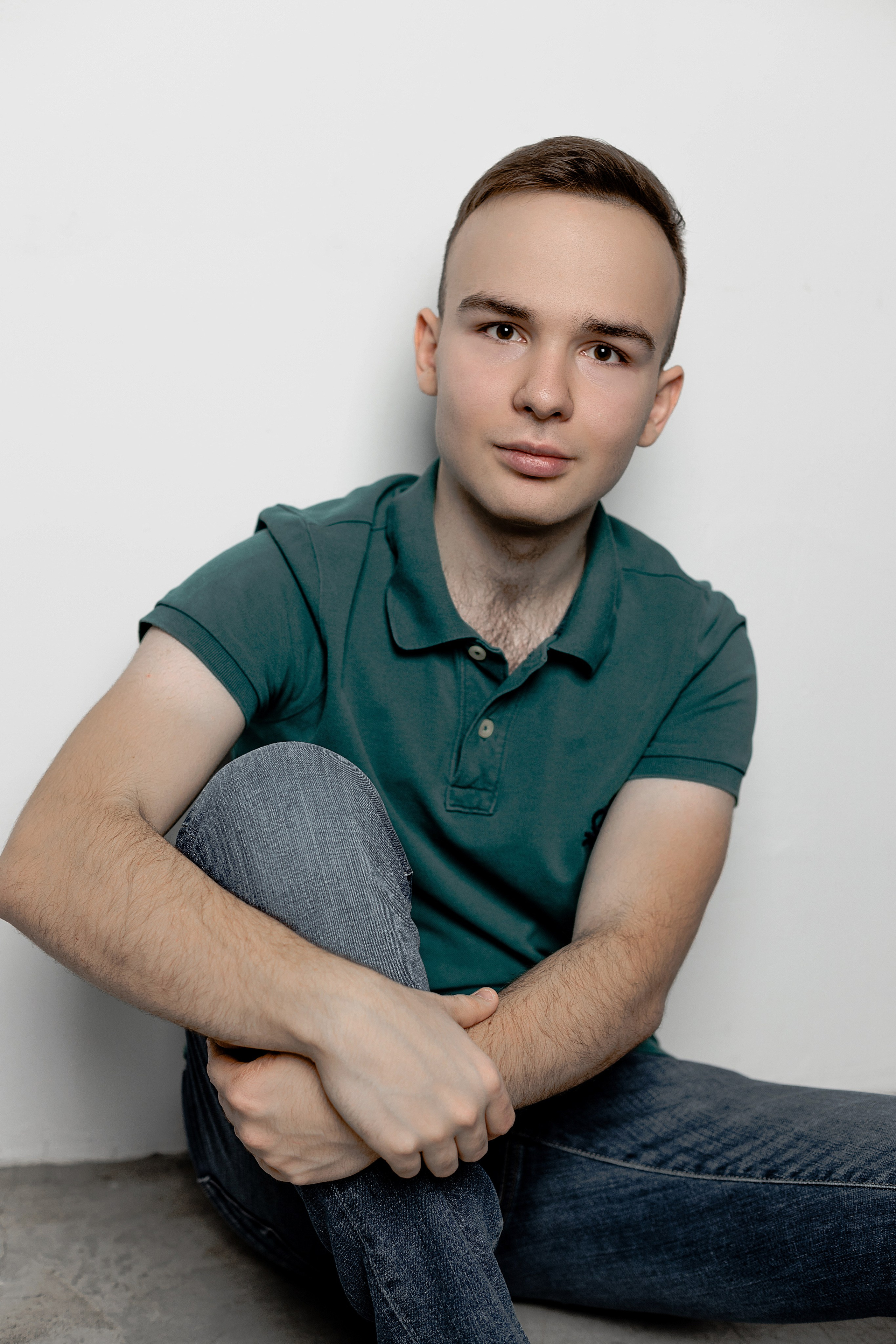 Герман М. Фотограф Челябинск Эвелина Ганага, съемка для бизнеса и маркетплейсов