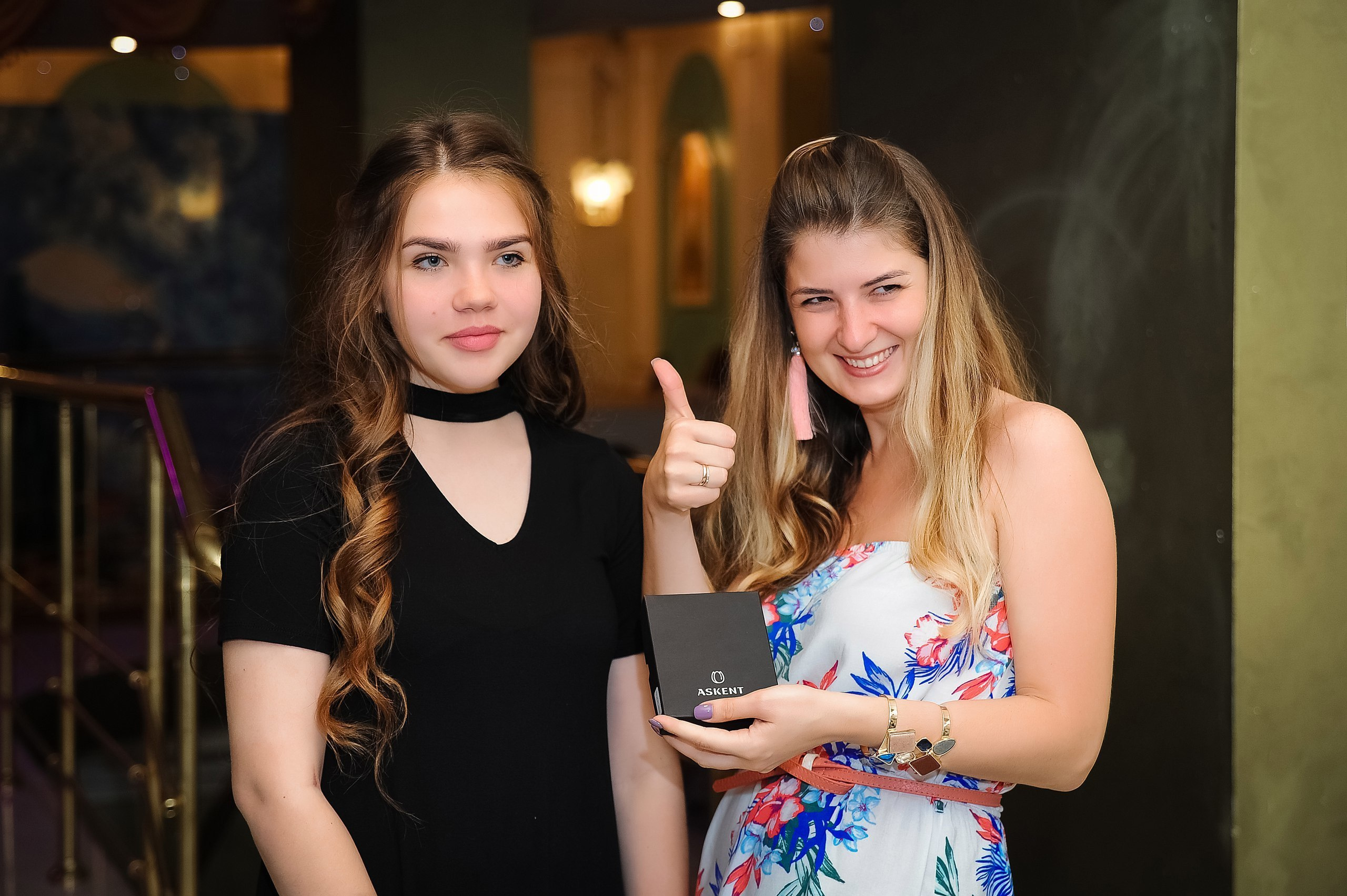 Корпоратив. Завтрак в платьях