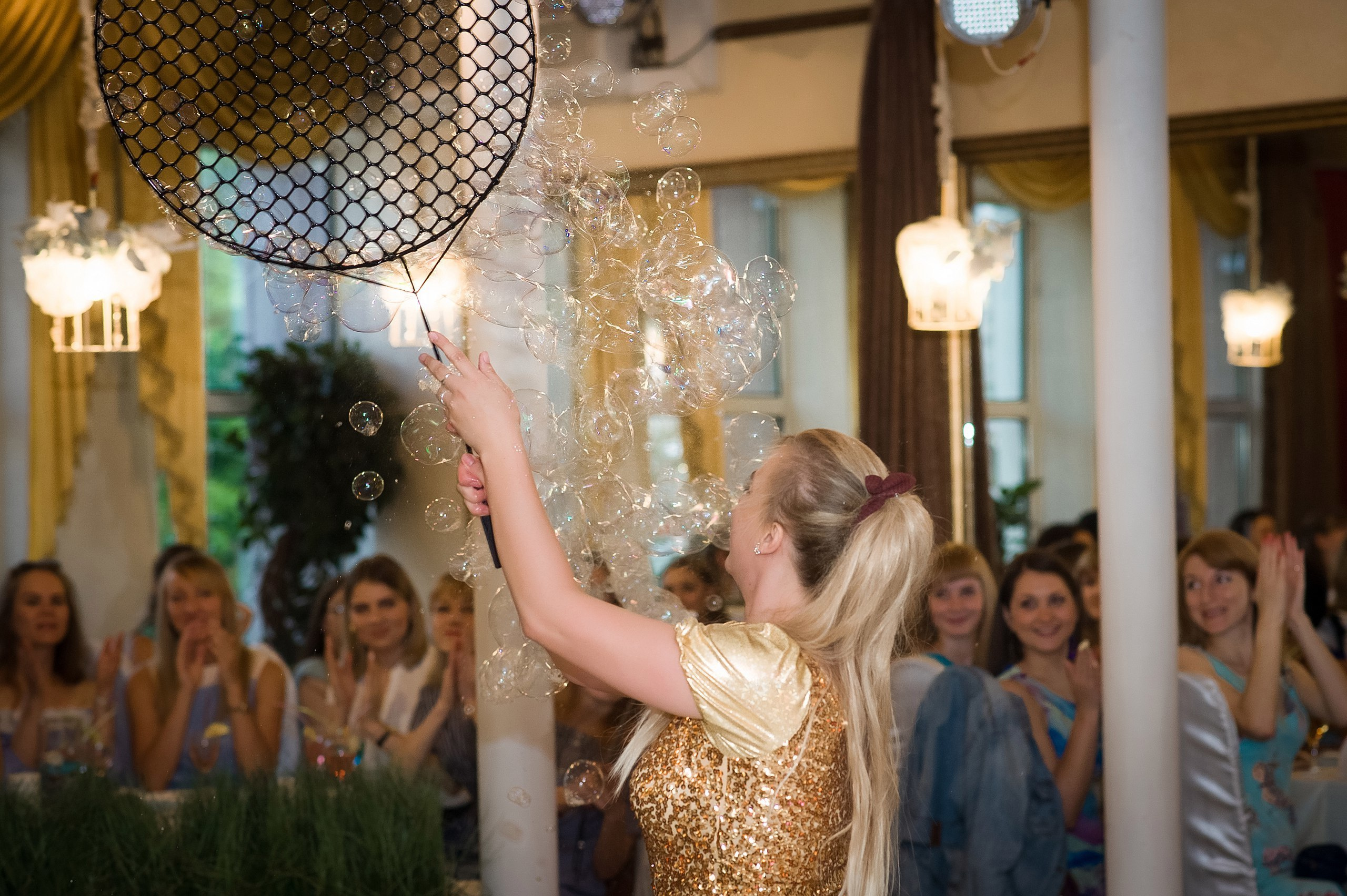 Корпоратив. Завтрак в платьях