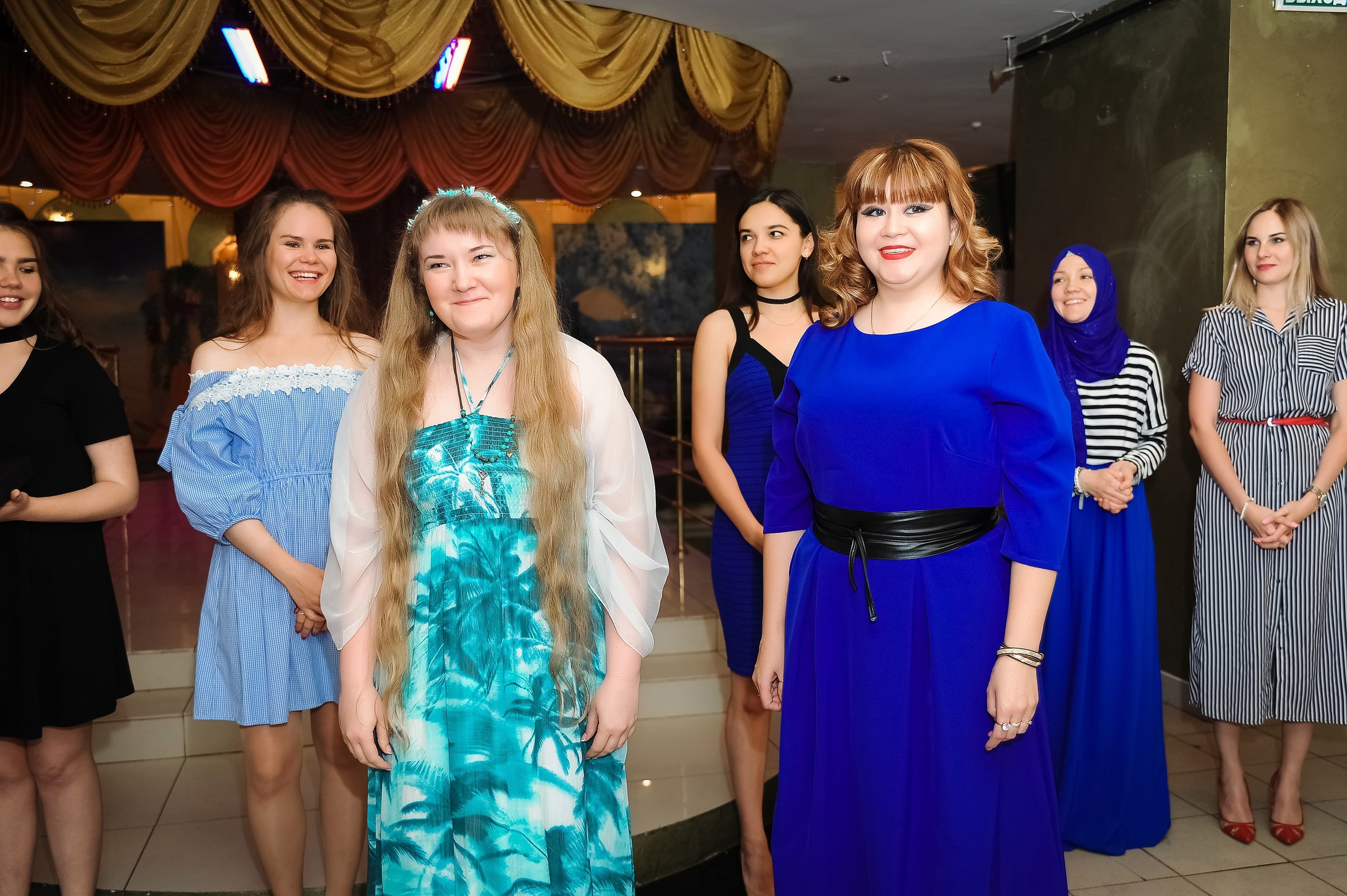 Корпоратив. Завтрак в платьях