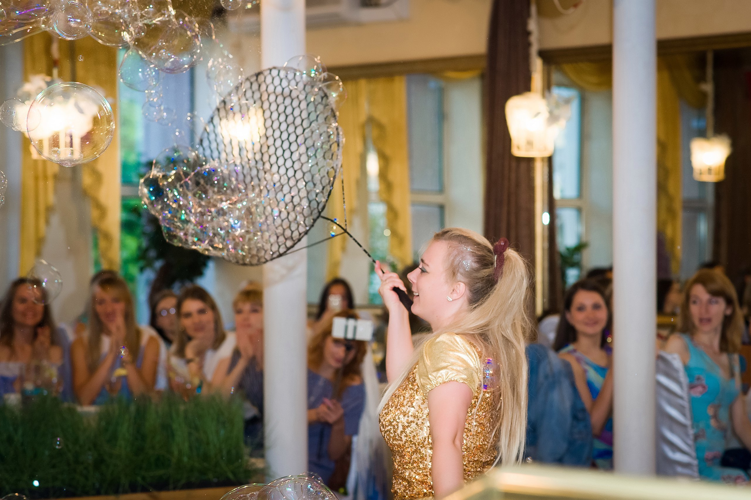 Корпоратив. Завтрак в платьях