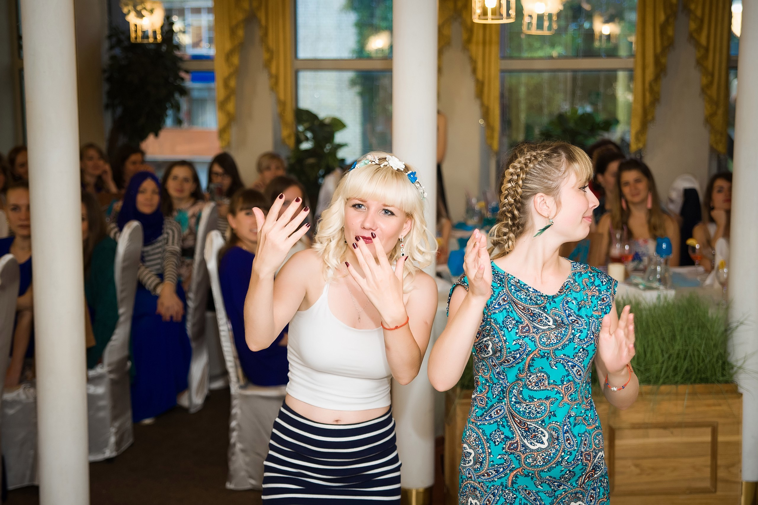 Корпоратив. Завтрак в платьях