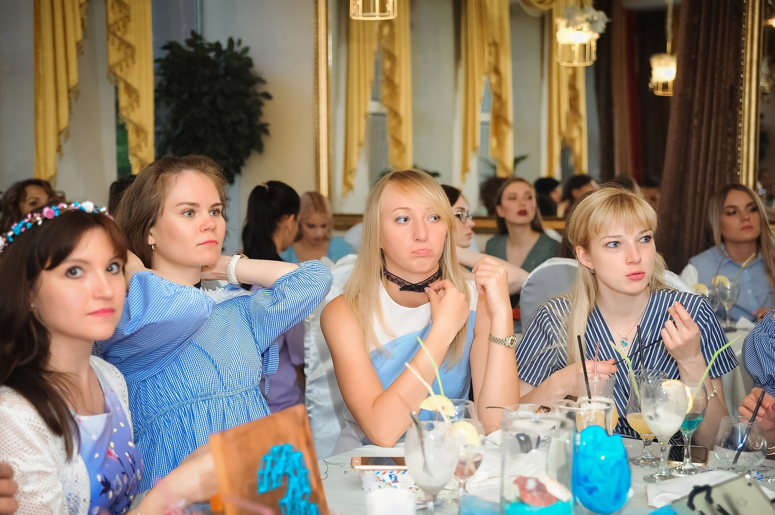Корпоратив. Завтрак в платьях