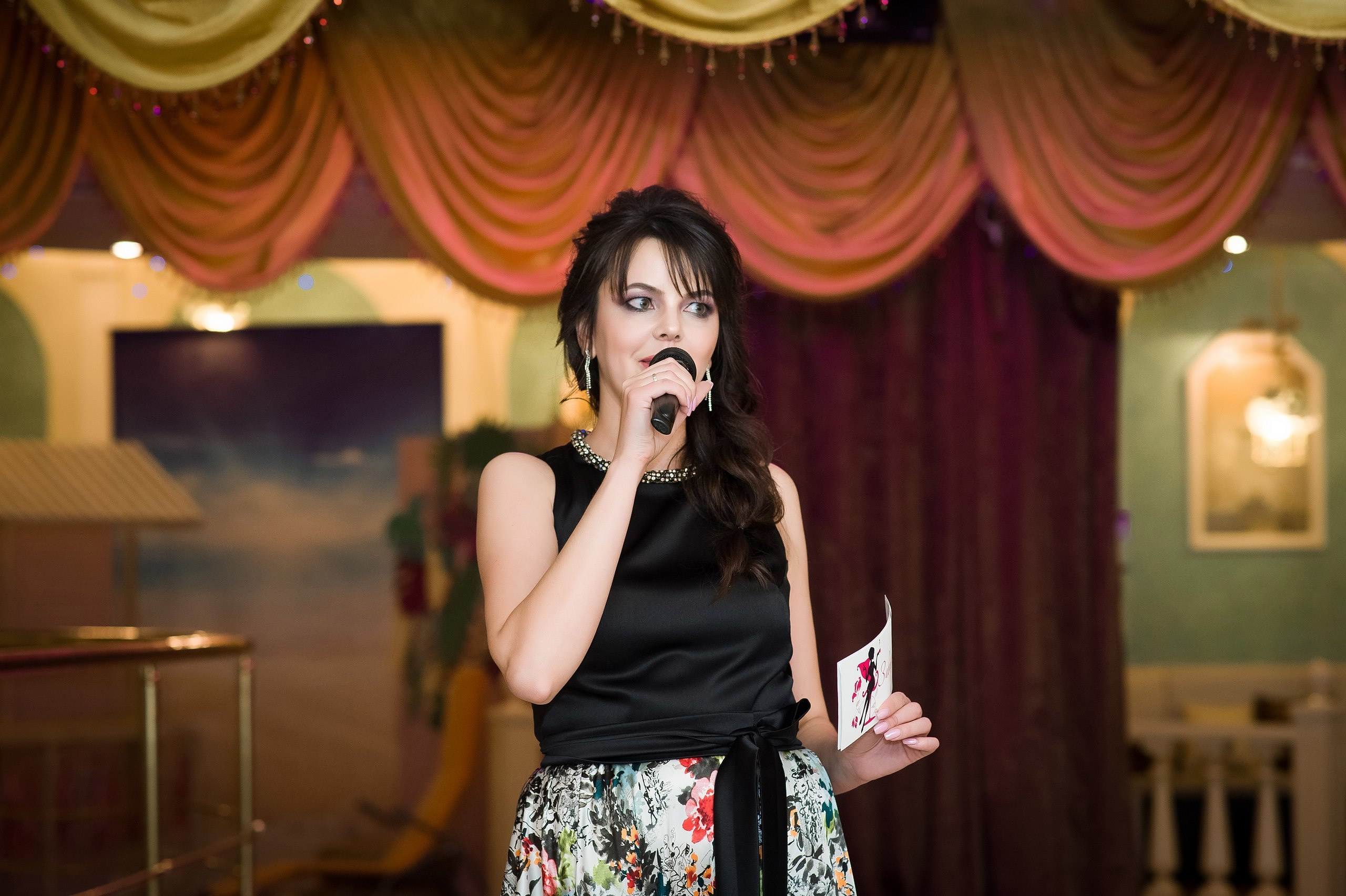 Корпоратив. Завтрак в платьях