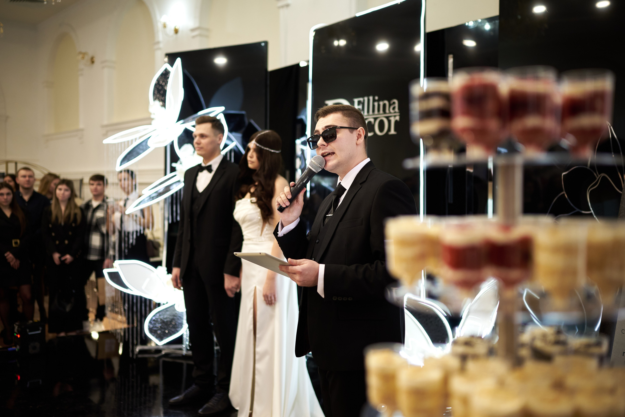 Фотограф Старый Оскол, свадебный фотограф на мероприятие. Профессиональный фотограф Старый Оскол, Губкин — свадьба, венчание, крещение, юбилей и день рождения