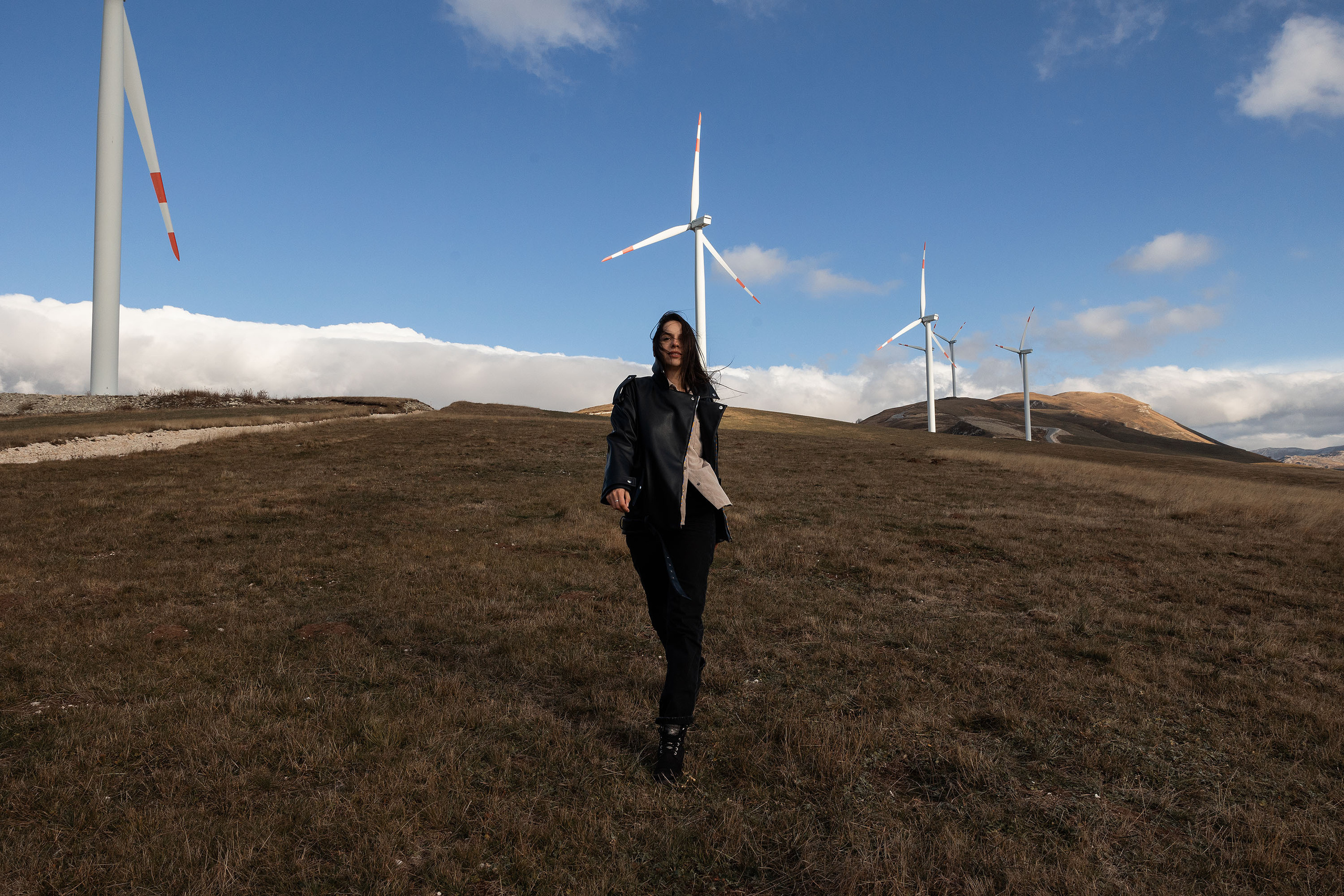 Ирина — Wind Farm in Montenegro. Портретный фотограф, контент фотограф, продающие фото в Москве и МО