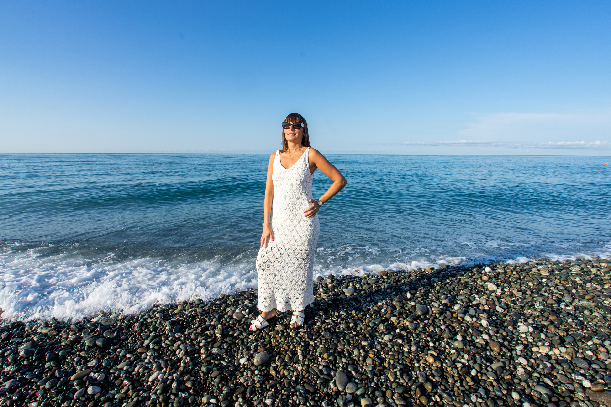 Фотосессия Юлии на море и на пальмовой аллее в Сириусе. Фотограф в Сочи Тиунова Маргарита и Тиунов Евгений