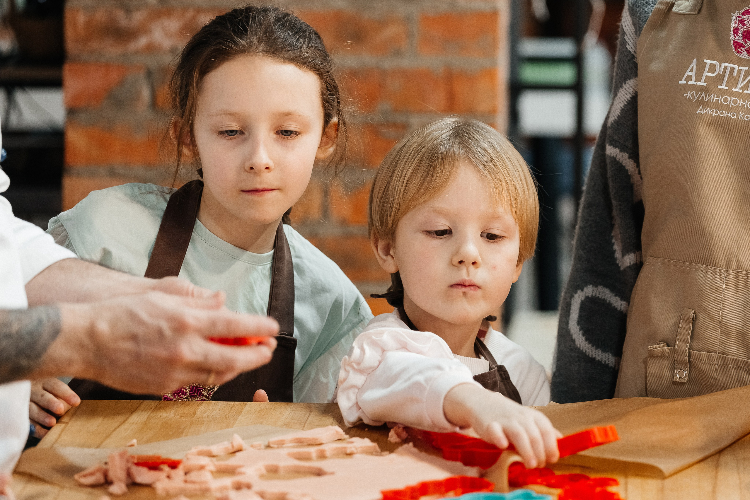 Детский мастер-класс в «АРТиШОК». Фотограф Кемерово | Сергей