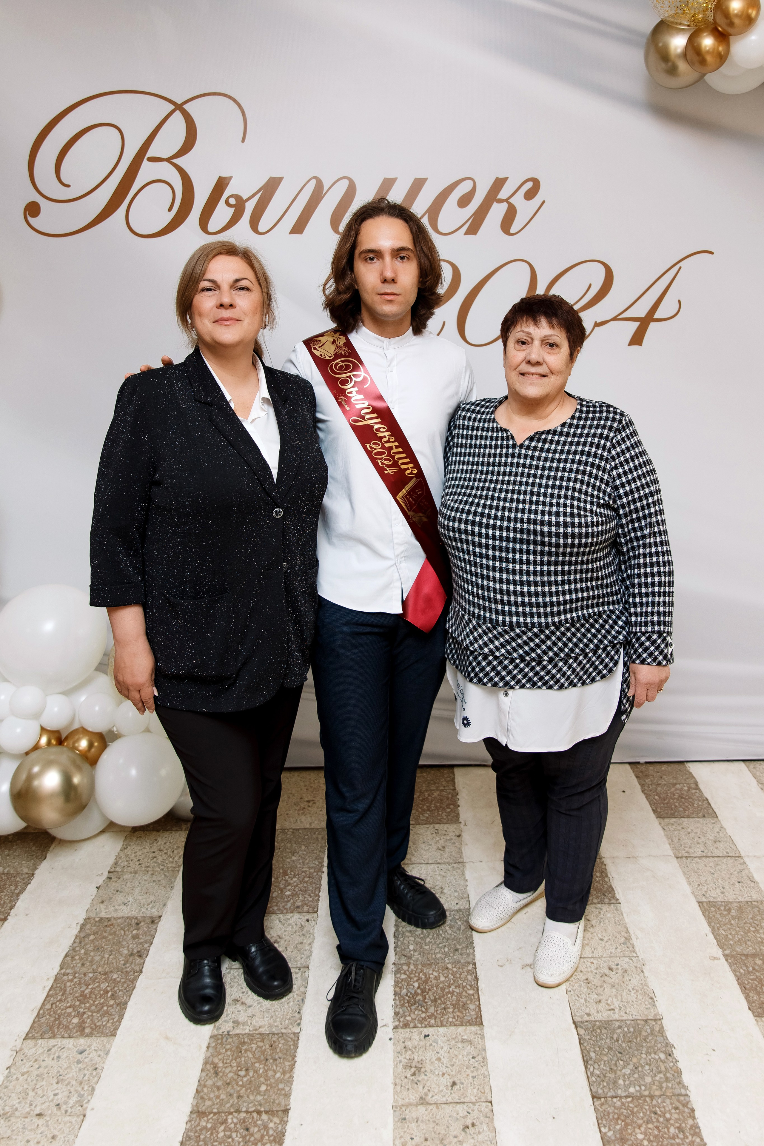 11 класс Последний звонок. Фотограф Любовь Корниенко, Примоский край