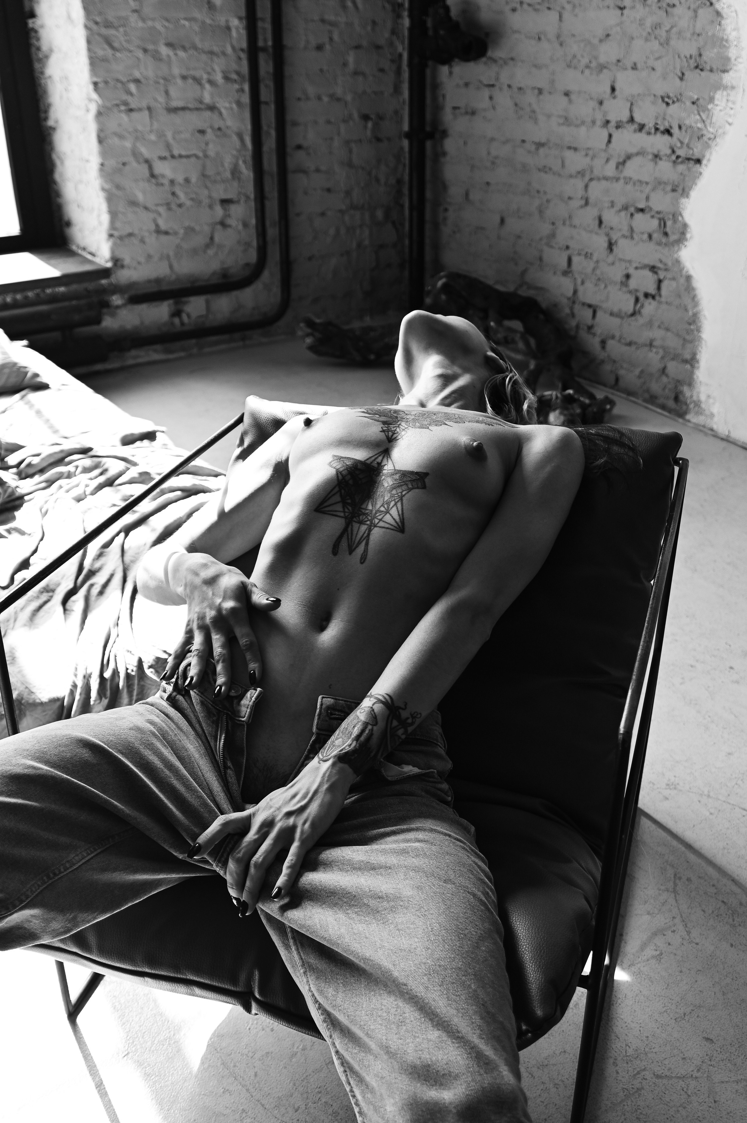 NU съемка с эротической моделью Mad Maura