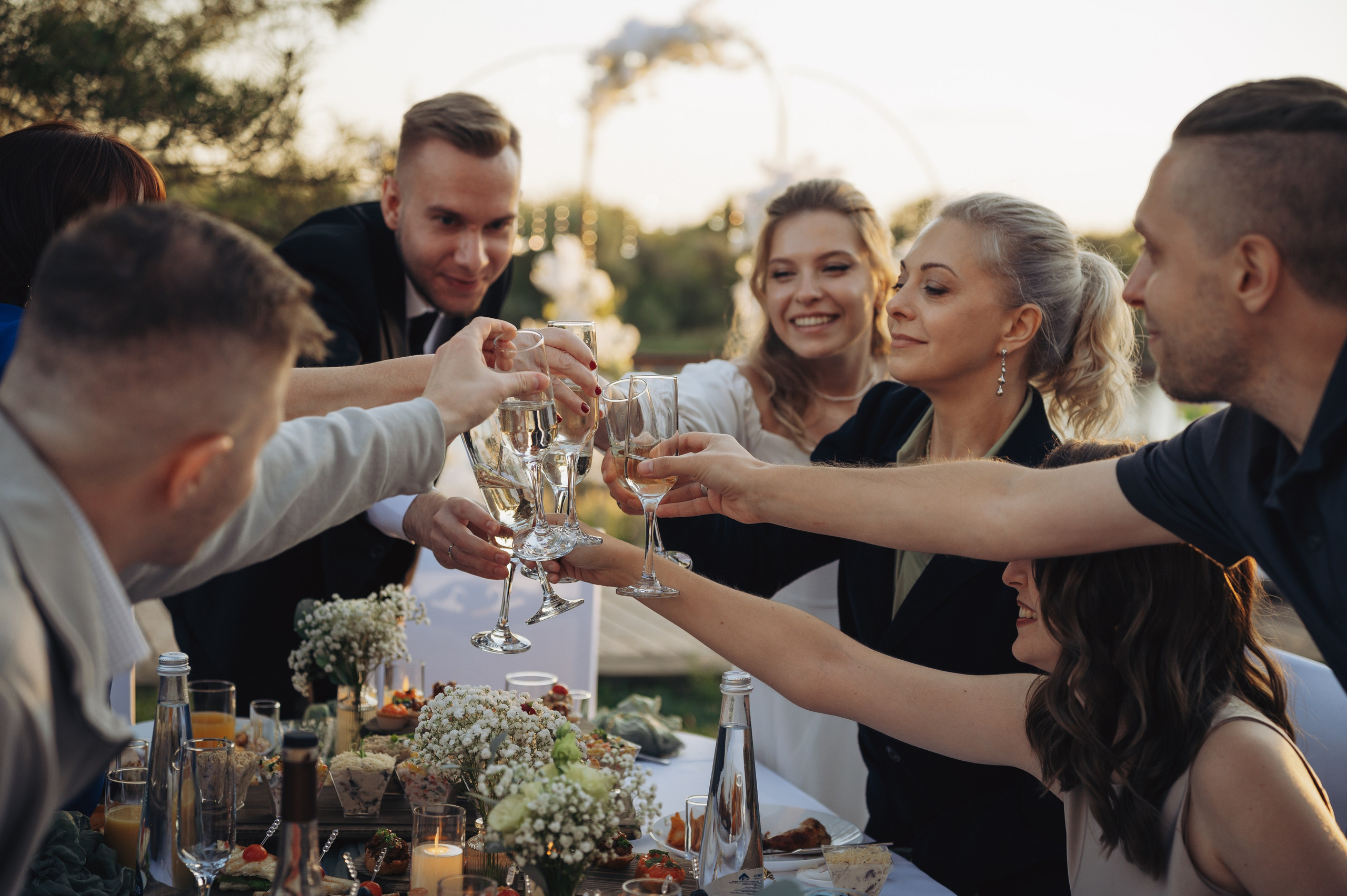 Свадебная съемка в Ростове, прогулка на яхте и семейный ужин за городом