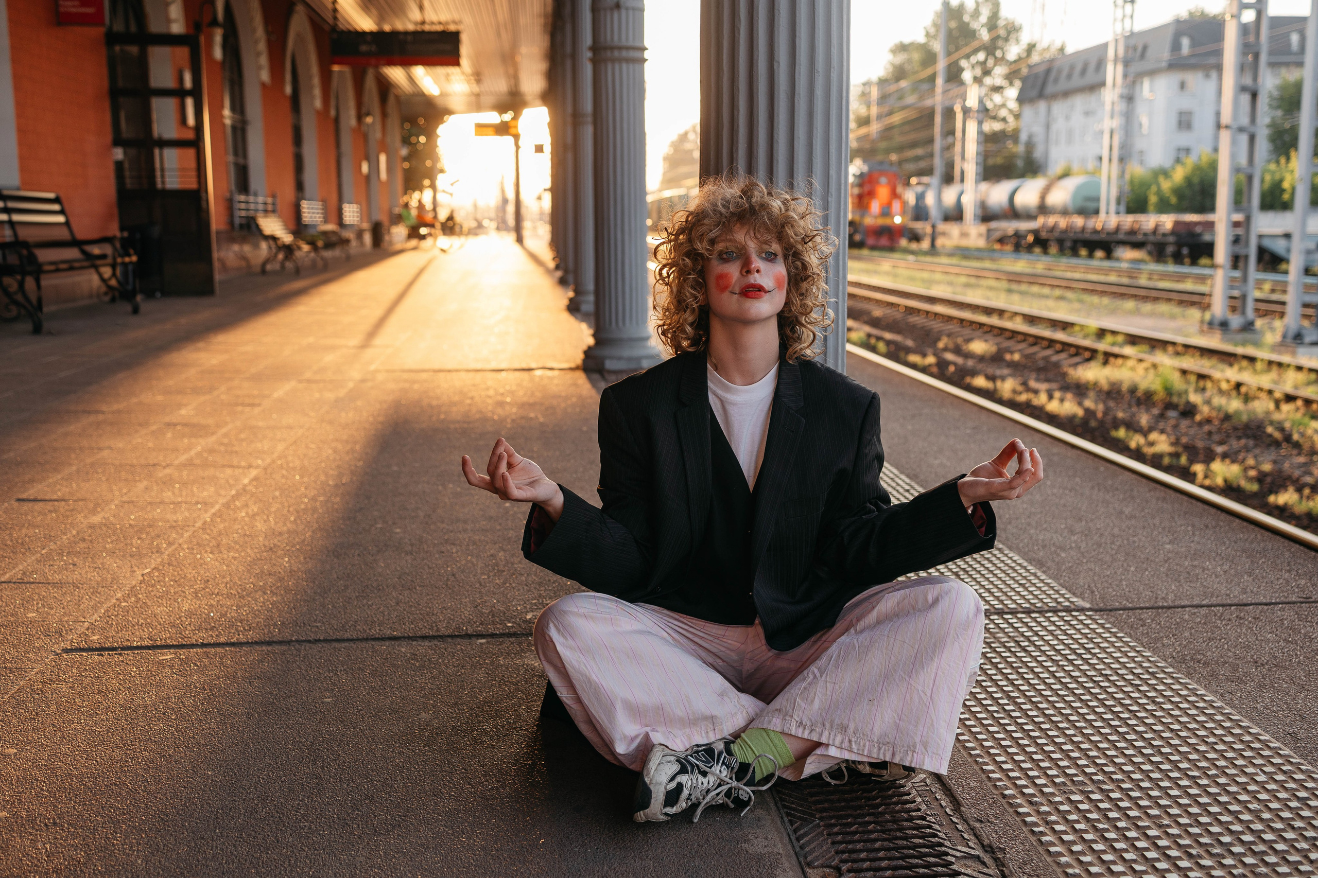 Закат на ЖД вокзале. Лиза. Фотограф в Твери Лагодная Яна