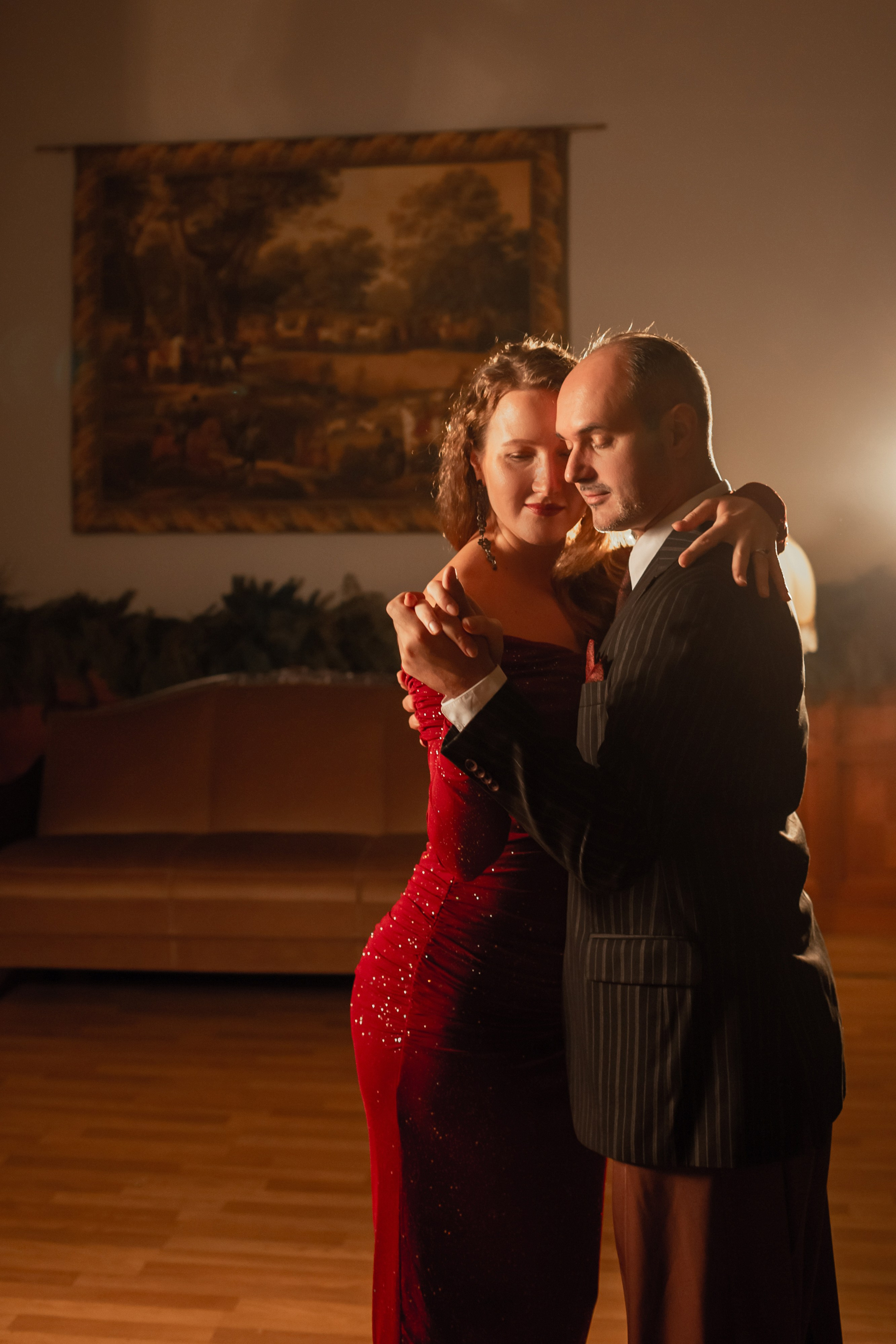 Парная эстетичная фотосессия в студии. Свадебный фотограф Кирилл Белый