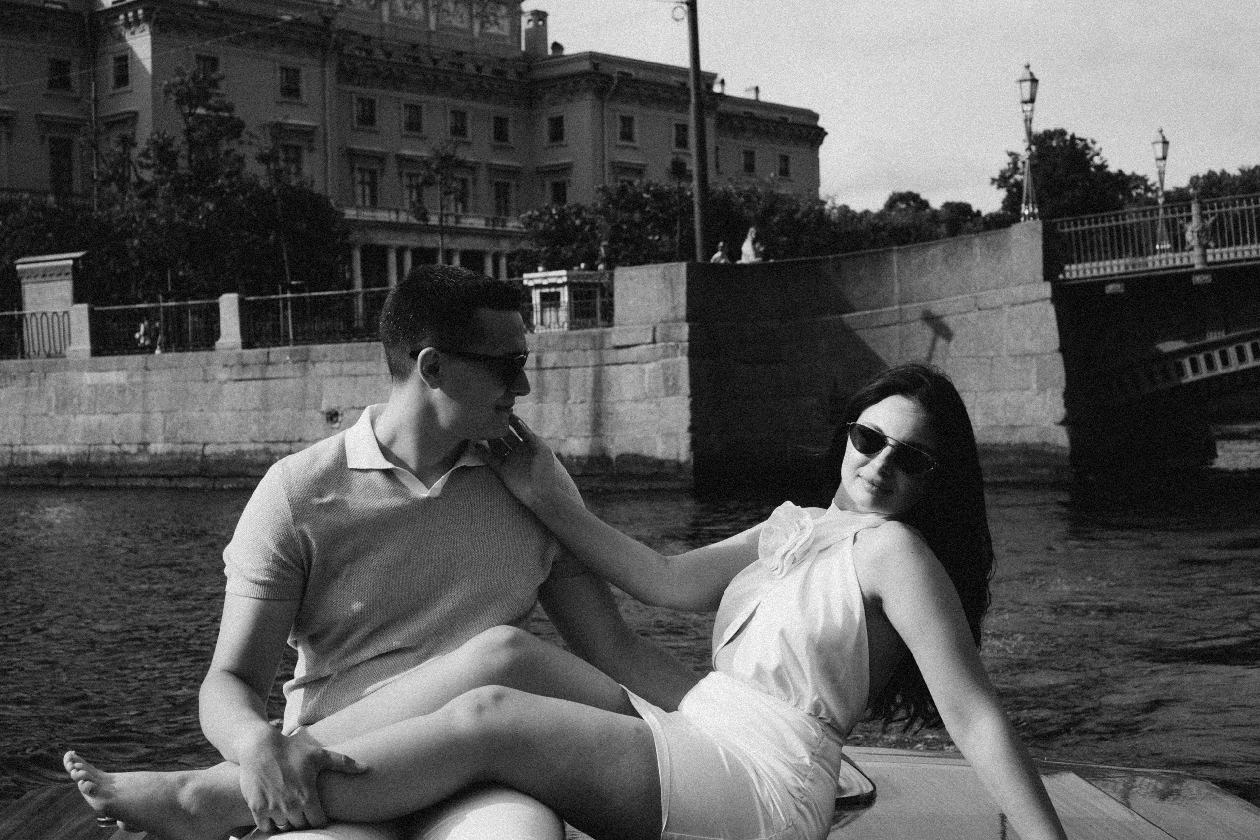 СВАДЕНБНАЯ СЬЕМКА НА КАТЕРЕ ПО КАНАЛАМ САНКТ-ПЕТЕРБУРГА И В АКВАТОРИИ НЕВЫ. Профессиональный фотограф, Санкт-Петербург — Виктория Богомолова