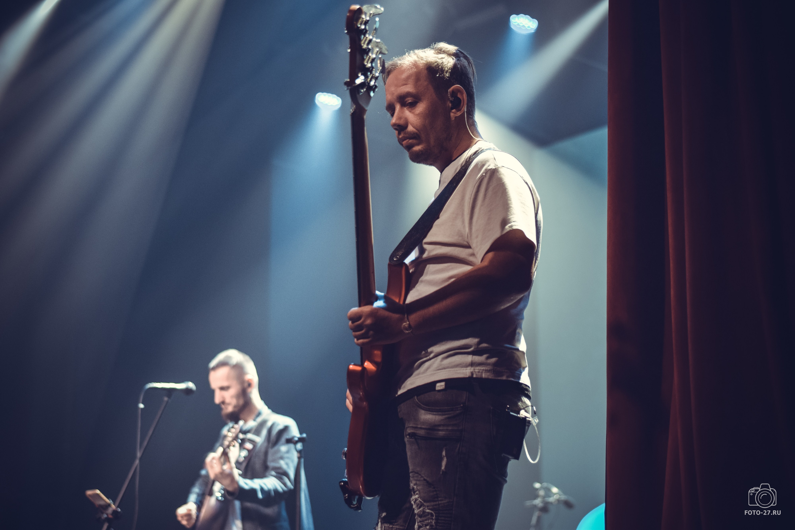 Антон Курдюмов фотограф в Хабаровске Рина Курдюмова фото27 foto27 Антон Дорофеев репортажный репортаж документалист Тони и Рина фотосоздатели ПаПаРоК Философия и любовь сольный концерт ОДОРА Хабаровск