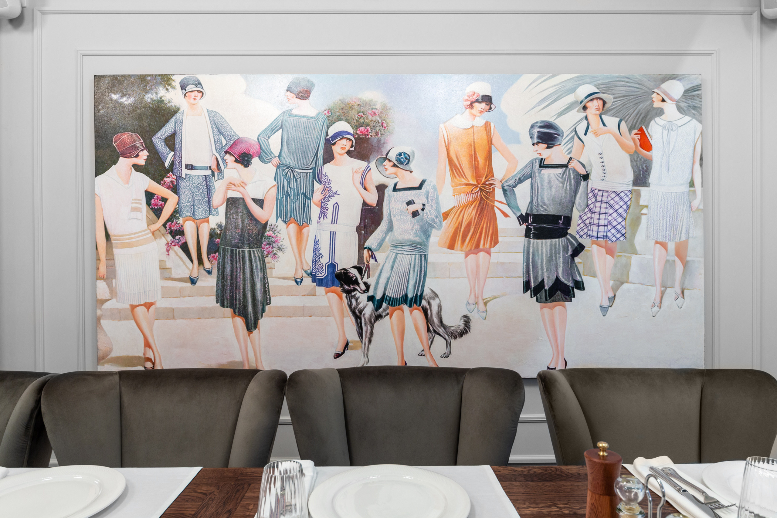 Мозаика на стене в советском стиле. Ресторан в Воронеже.