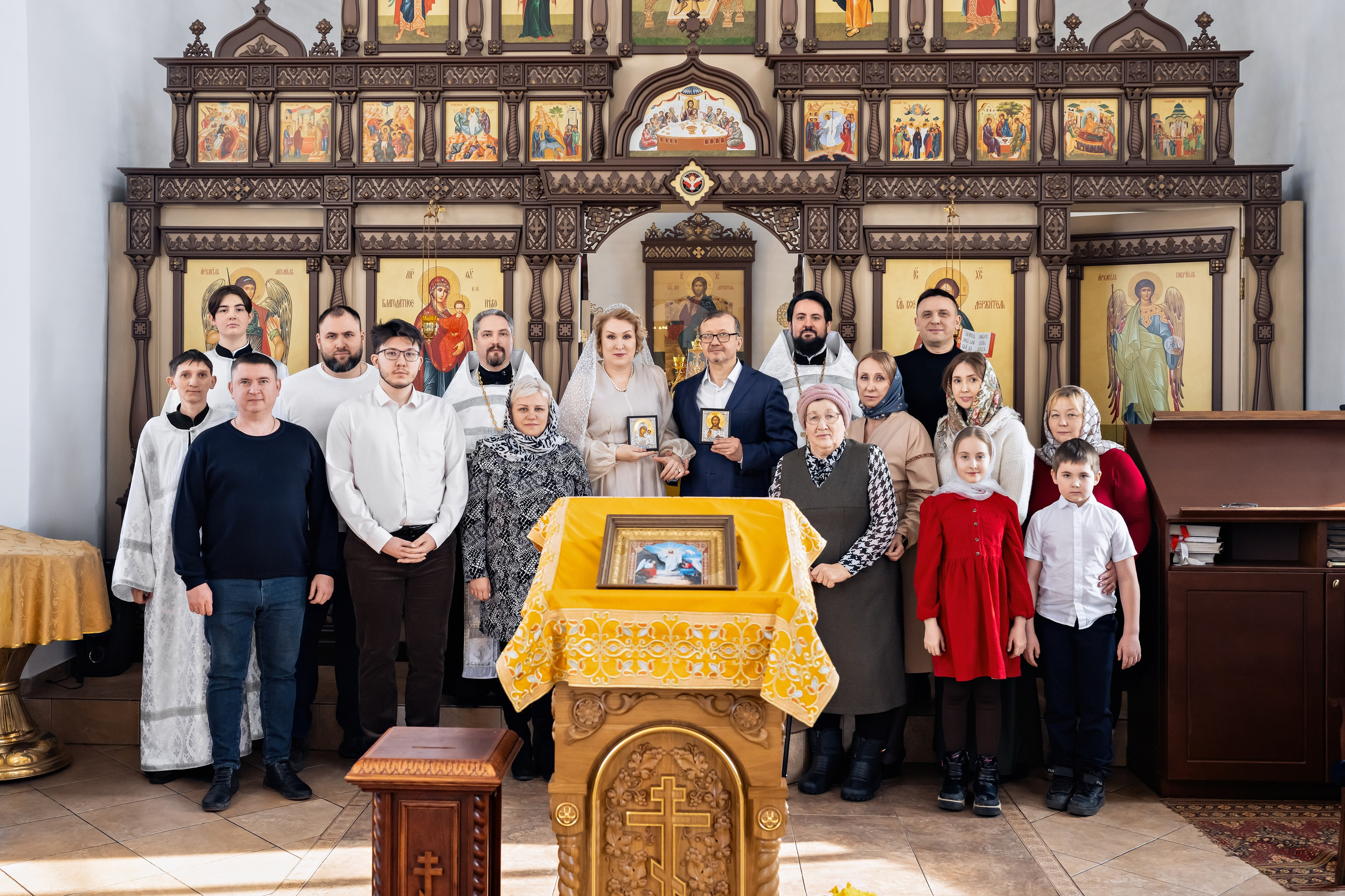 Храм Страстотерпцев (п.Южный). Церковный фотограф на Таинство Крещения и Венчания в Оренбурге и Оренбургской области Екатерина Белкина