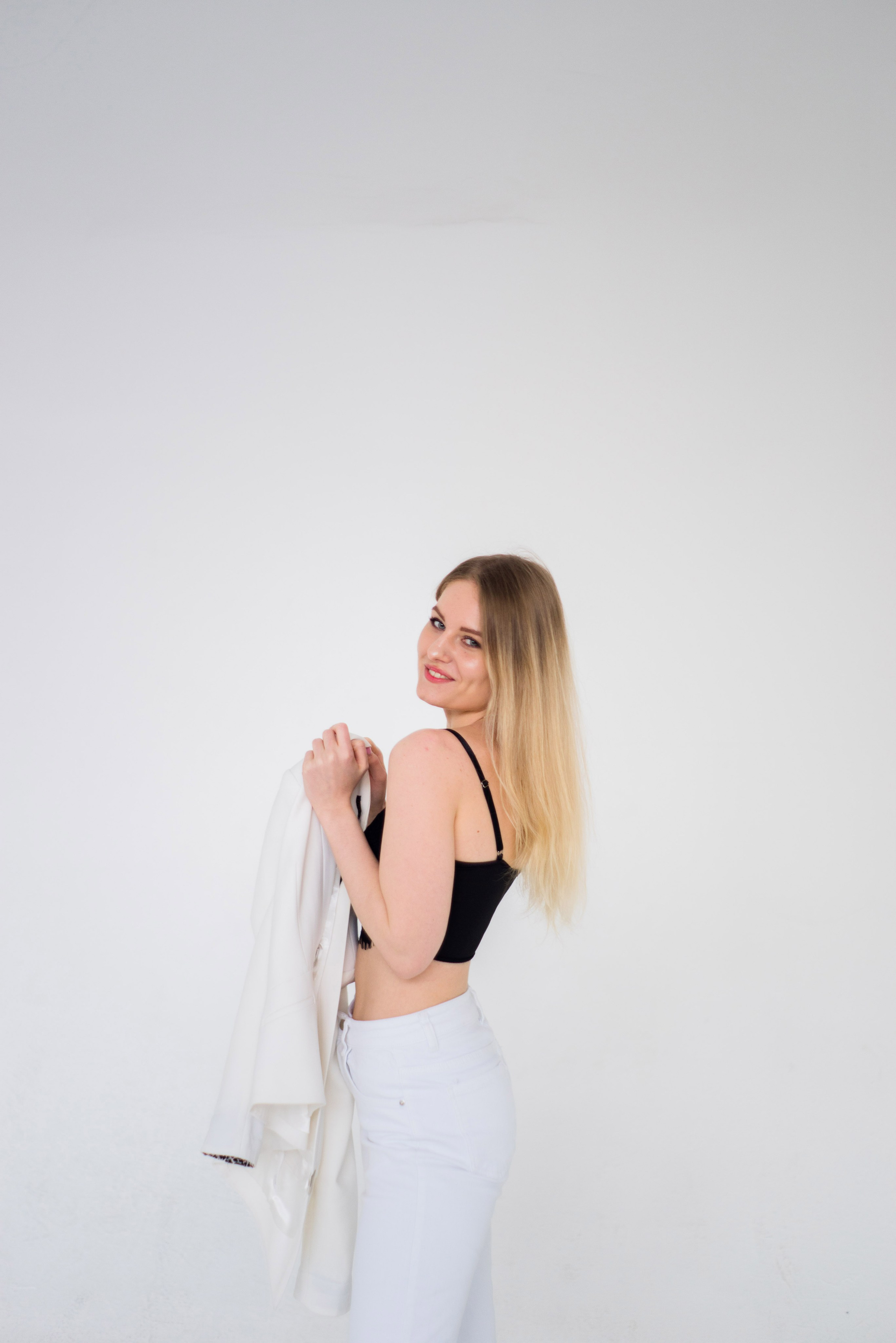 Лёгкая студийная фотосессия. Портреты студия Москва. Модельные тесты. Lovestory студия в Москве. Женсий фотограф