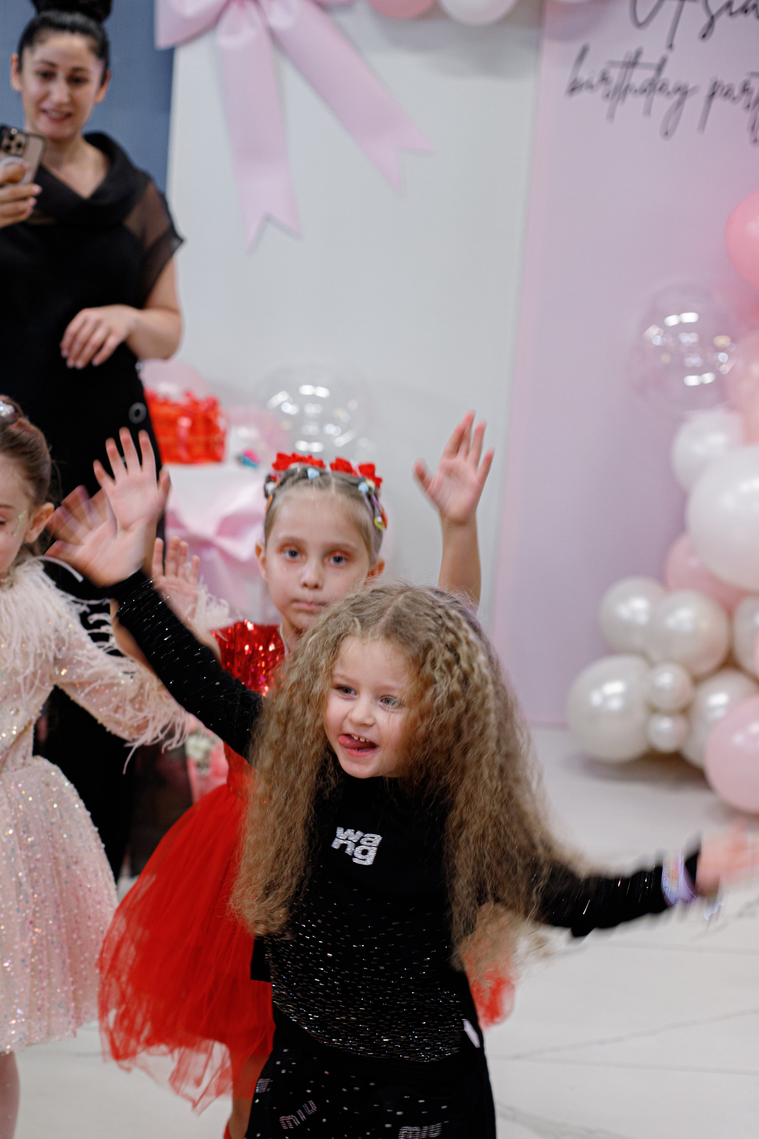 ASIA'S BIRTHDAY PARTY. Photokarish