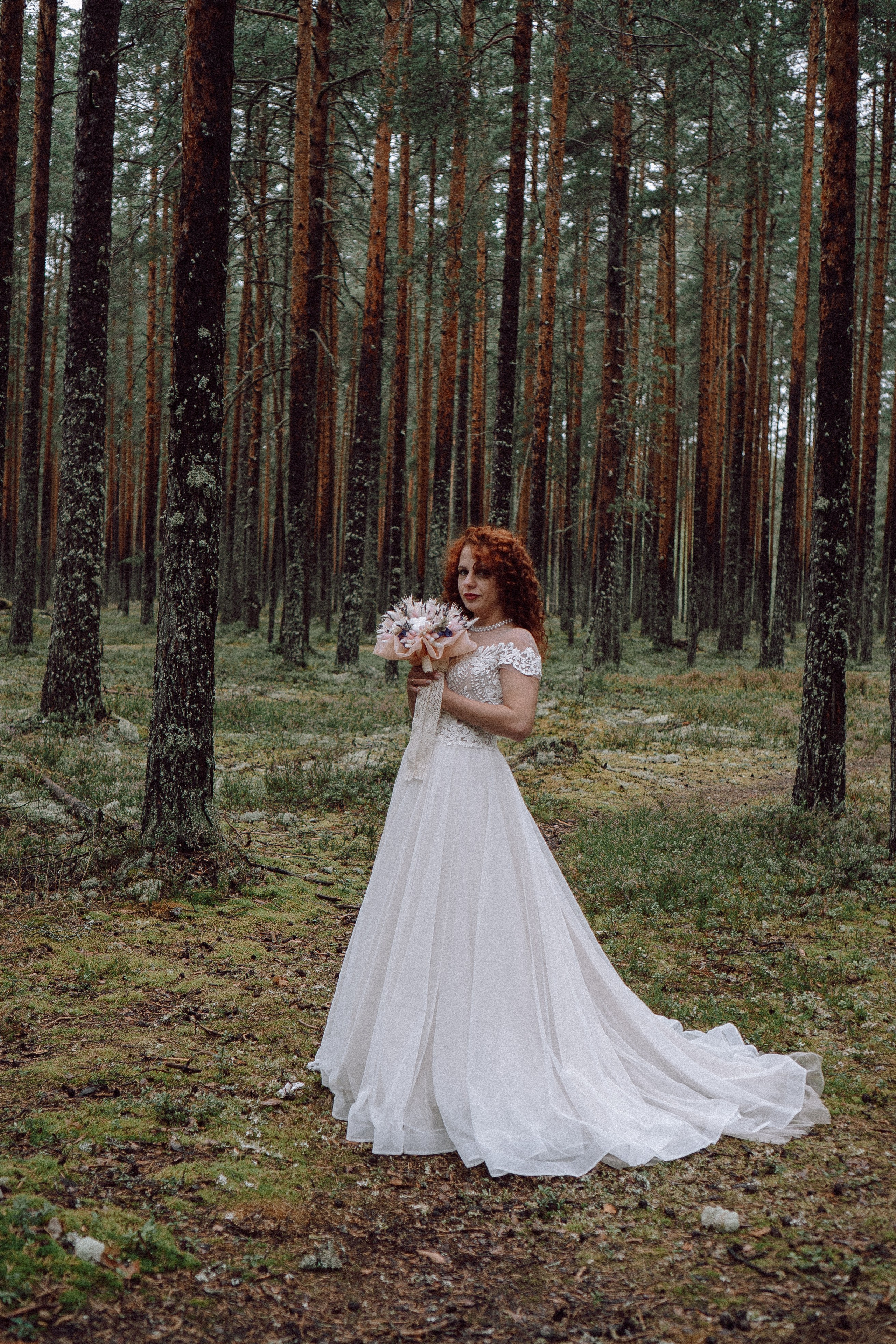 СВАДЕБНАЯ ФОТОСЕССИИЯ ПАРЫ В ГОРОДЕ ПРИОЗЕРСК В СОСНОВОМ ЛЕСУ И С ПИКАПОМ. Профессиональный фотограф, Санкт-Петербург — Виктория Богомолова