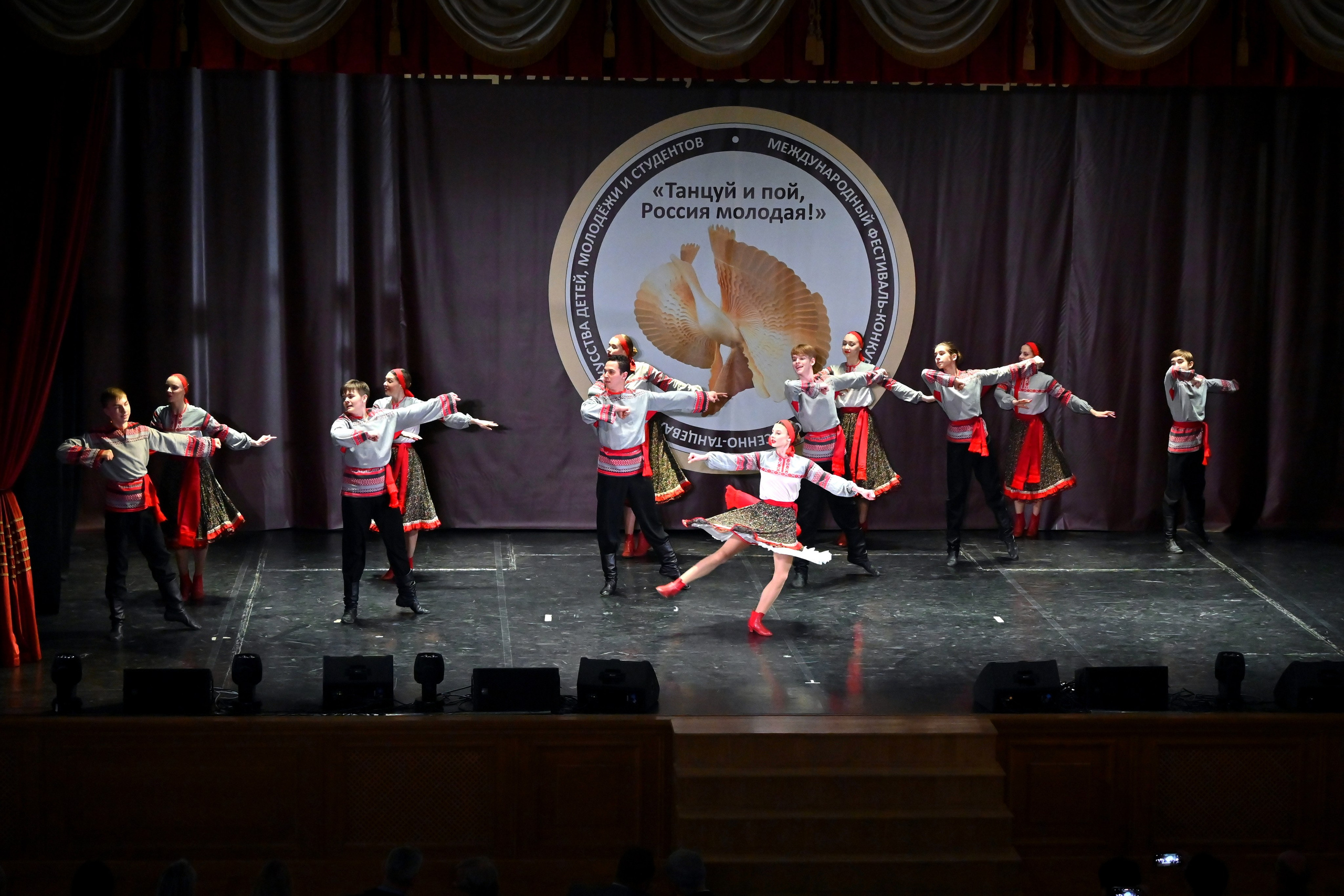 Гала-концерт. Танцуй и пой, Россия Молодая! 22.04.2024. Профессиональный фотограф в Москве Алёна Котова