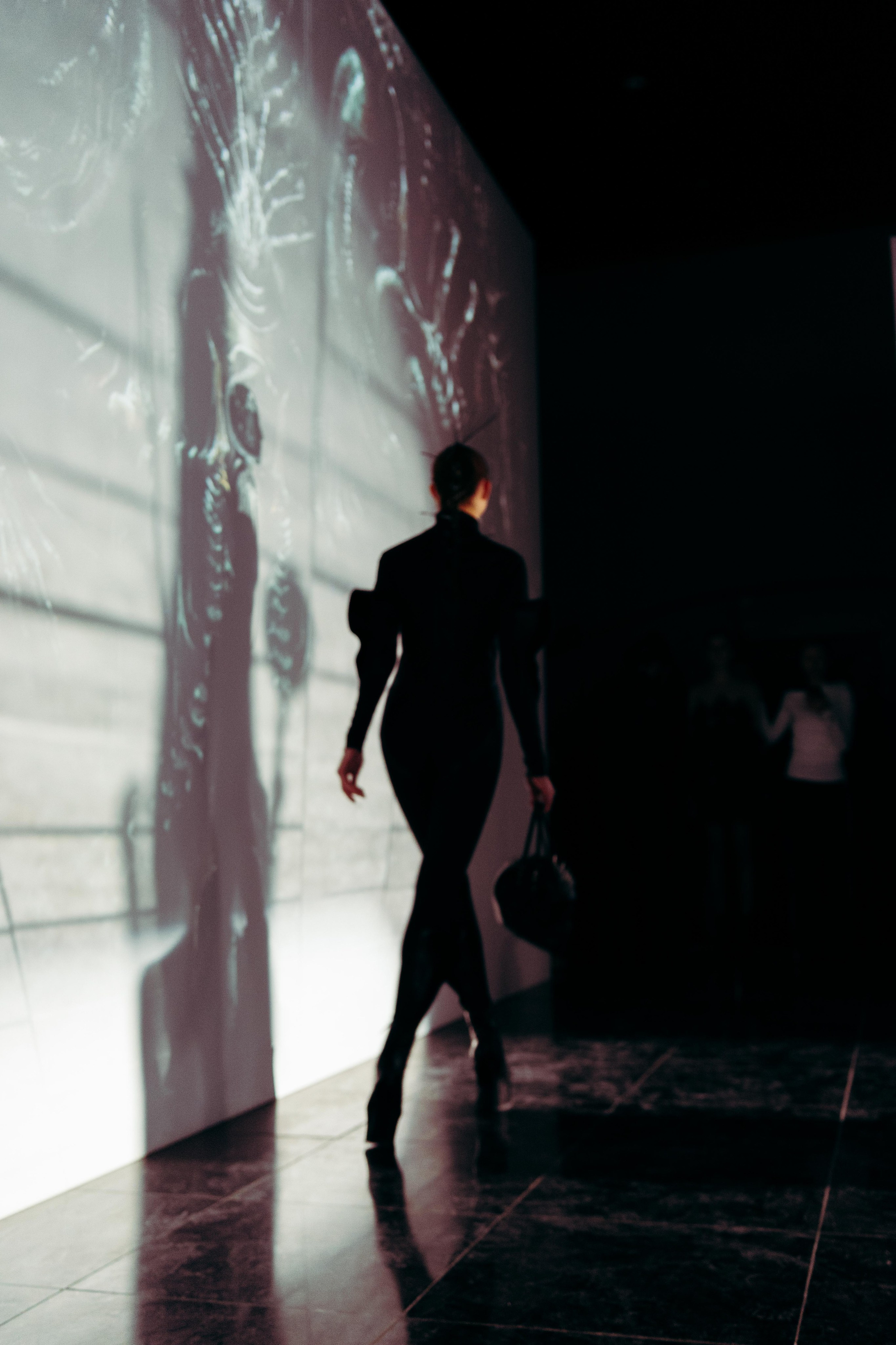 D A R K art. Коммерческий Фотограф Виктор Фоменых