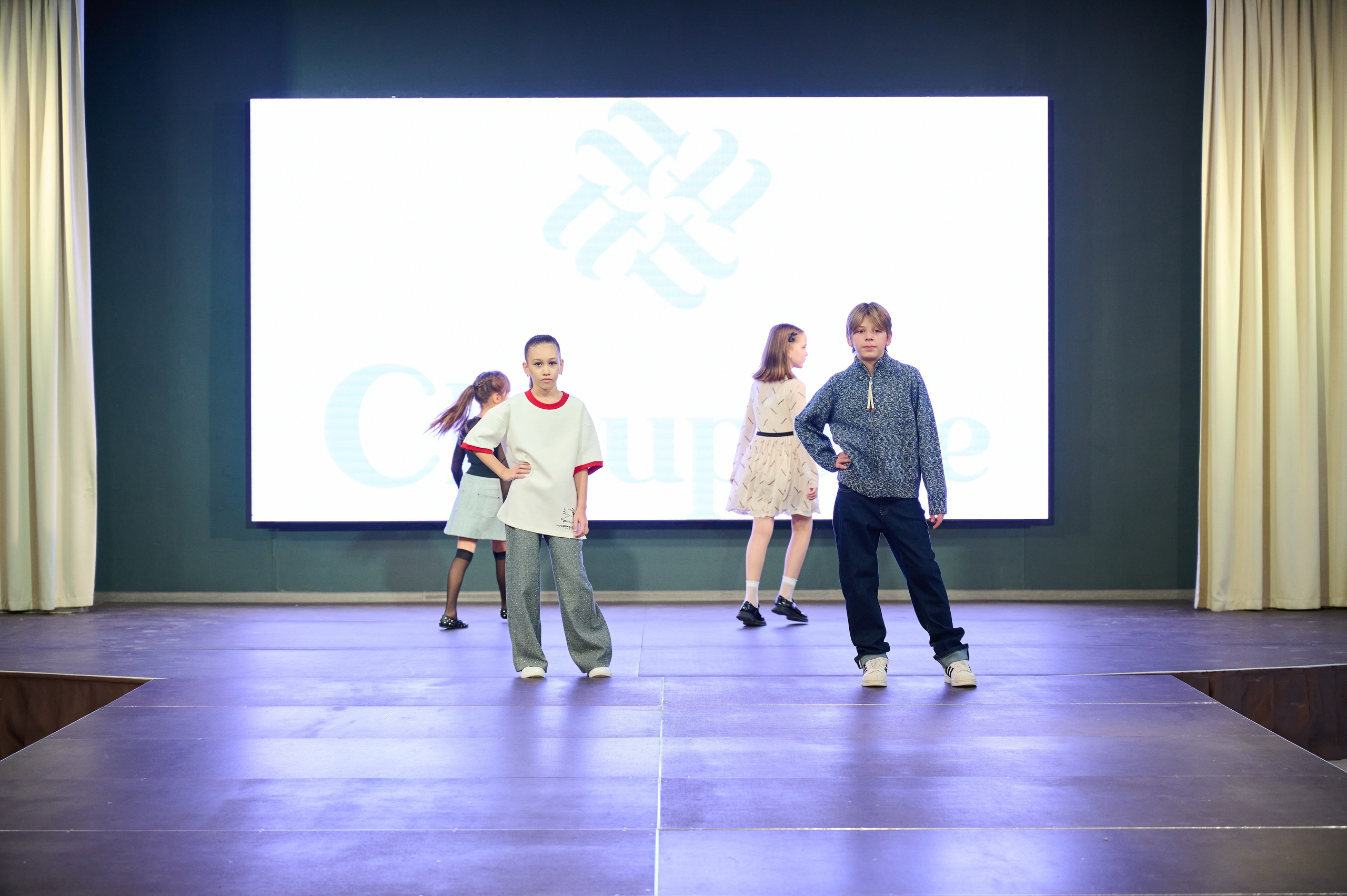 Показ Global Russian Models. Фотограф Универсал в Новосибирске