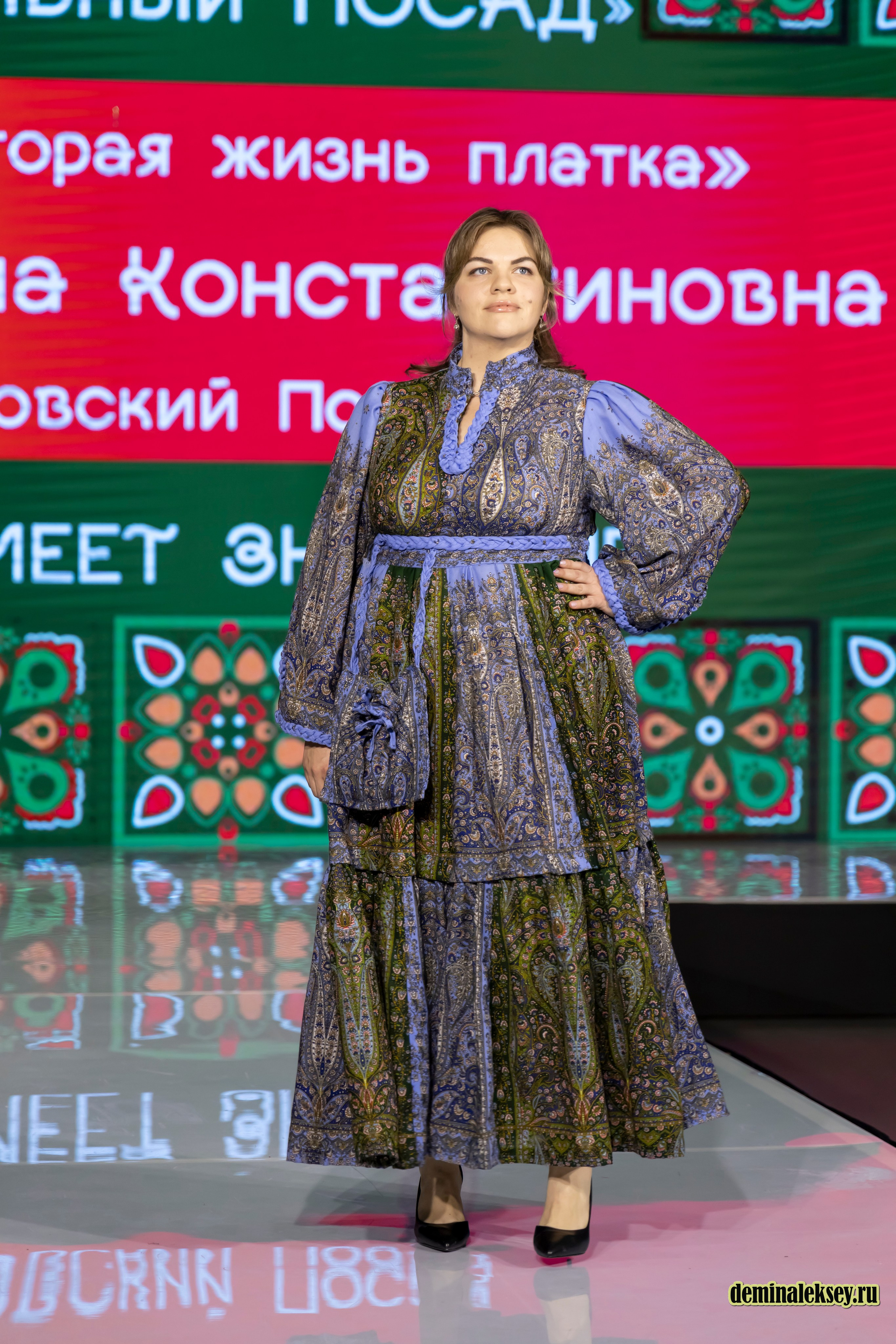 Показ бренда Павловский Посад на выставке Уникальная Россия 2025. Репортажный, семейный и студийный фотограф в Москве Демин Алексей