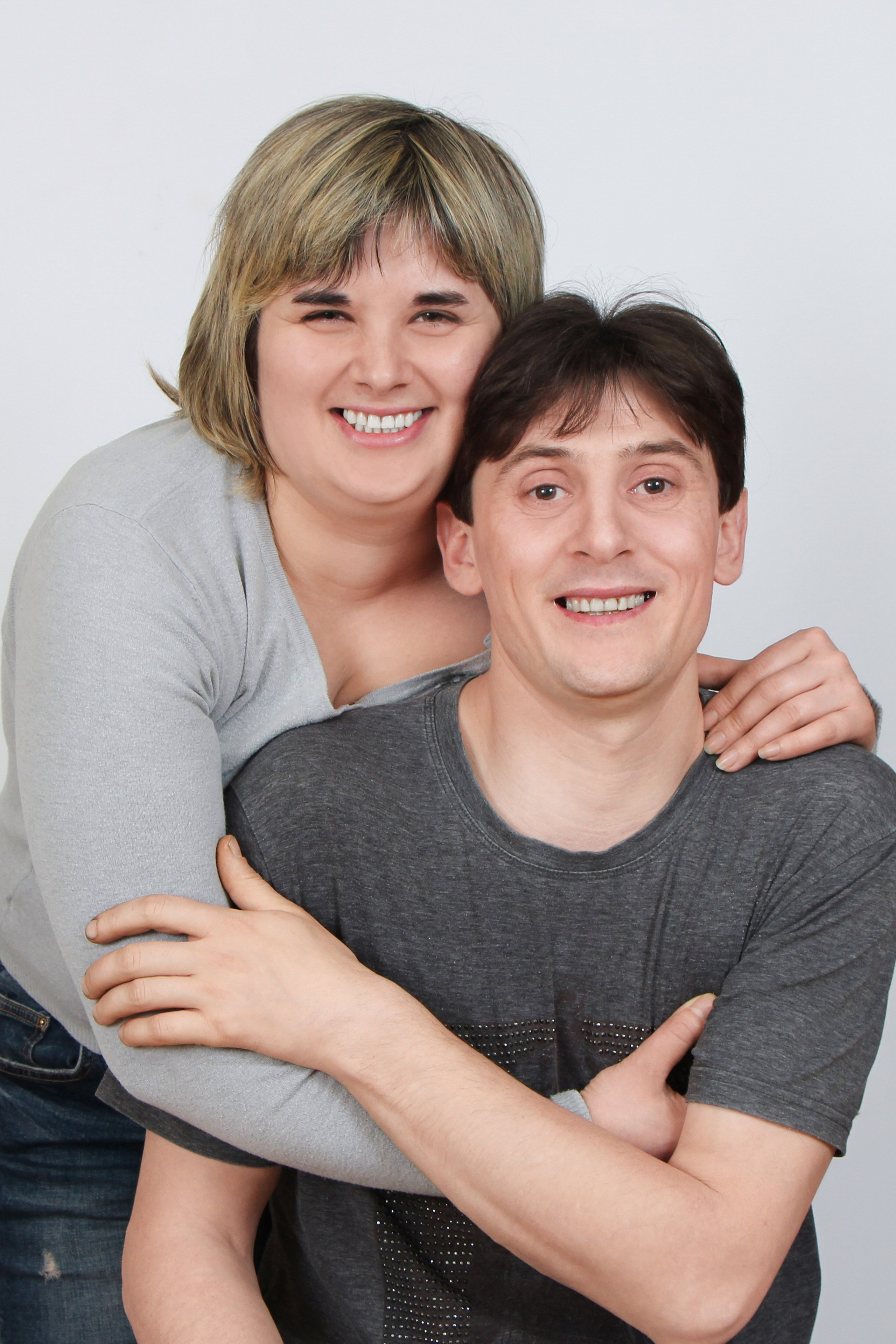 Фотосессия семьи на белом фоне. Юлия Дейкун — семейный фотограф в Минске