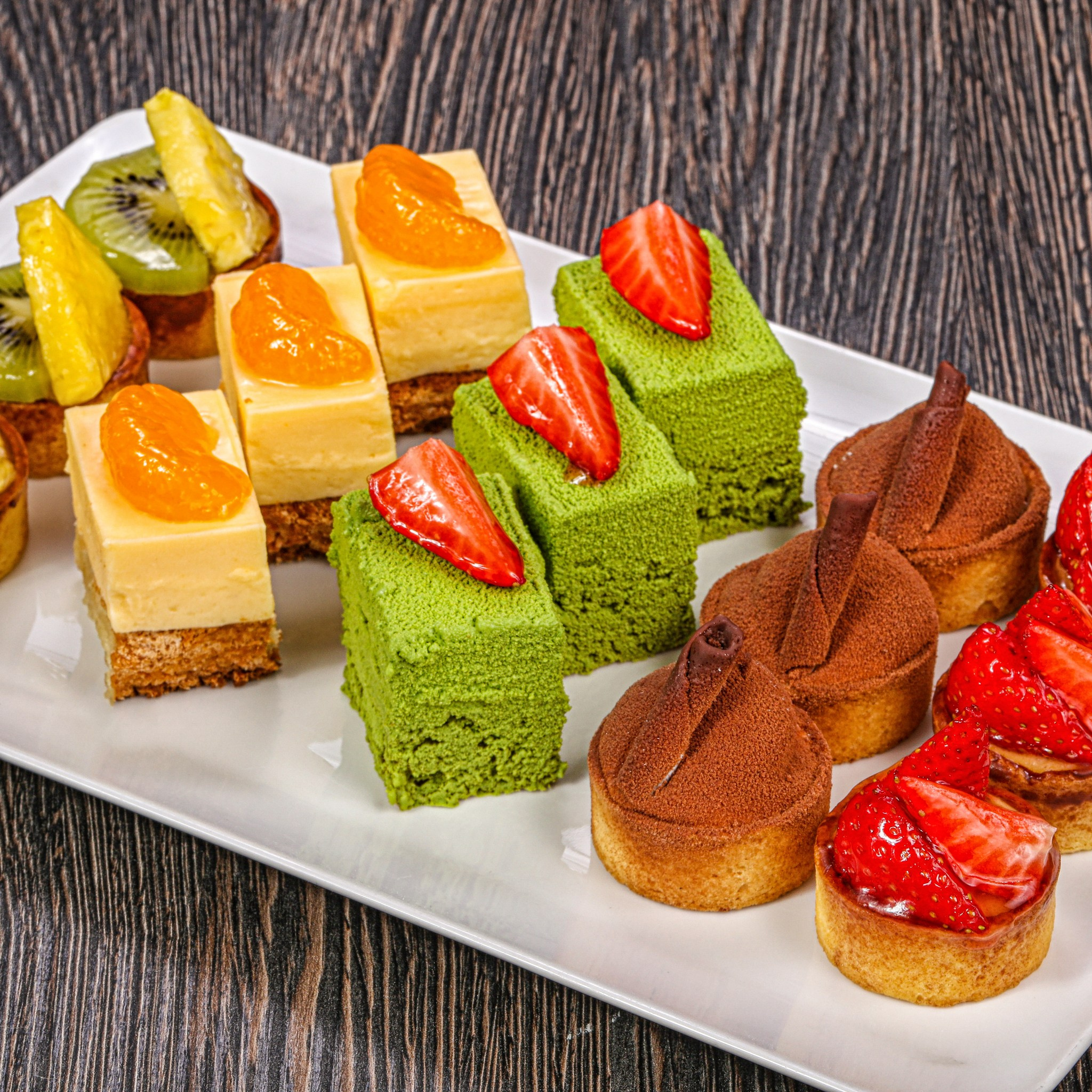 Фотосъемка десертов и выпечки. Заказ по тел.: +7 (906) 006-90-22. Фуд-фотограф Андрей Старостин — съемка еды в Москве. 9000 руб. в час