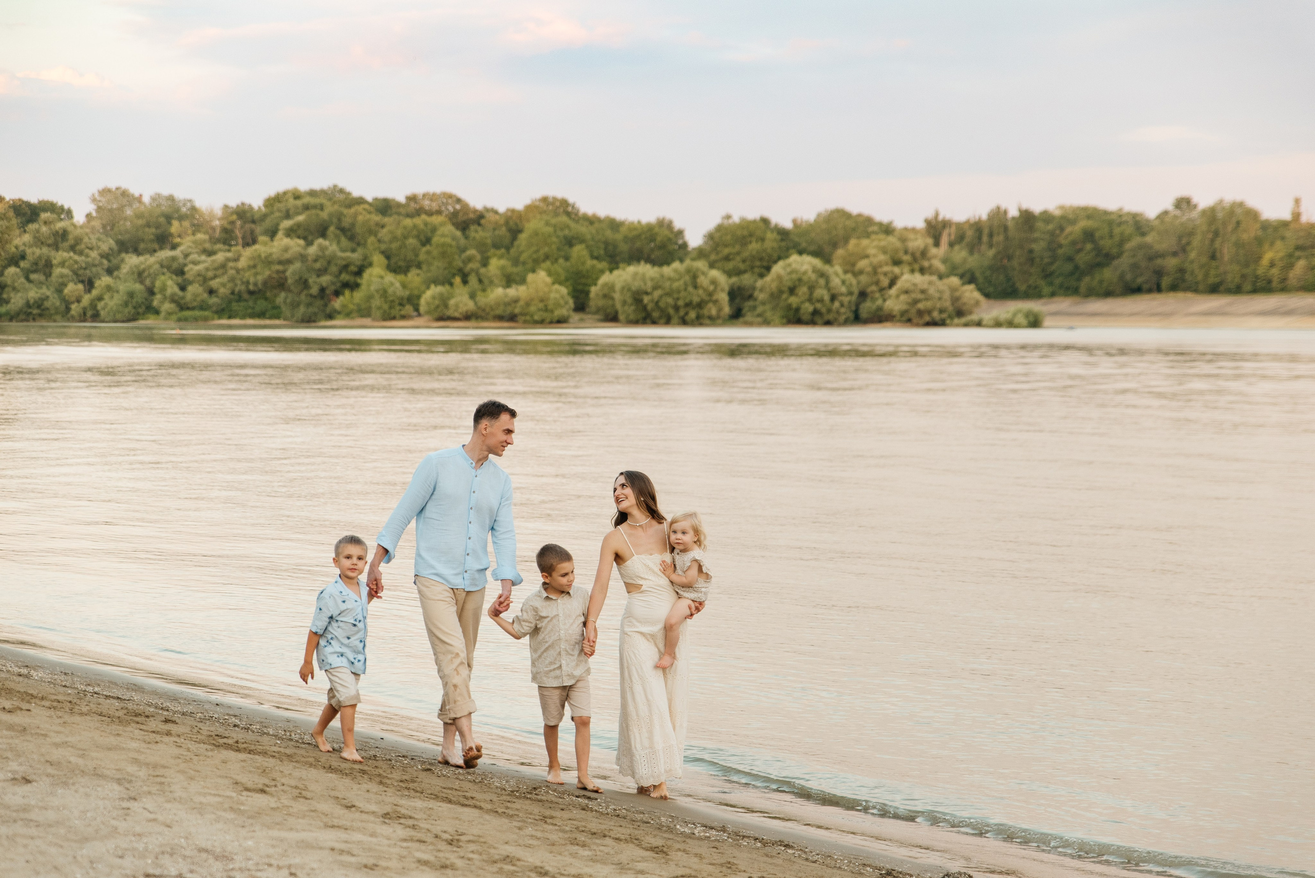 Семейная фотосессия у озера. Свадебный и семейный фотограф Кореновск/Краснодар