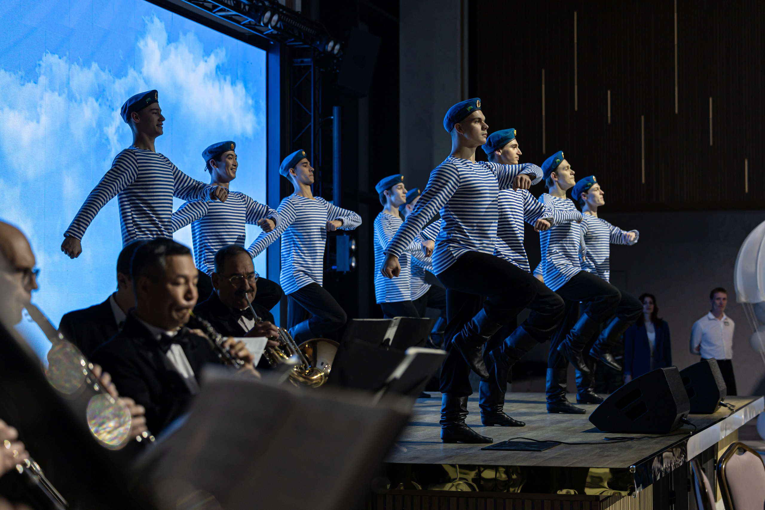 Прыжок длиною в жизнь. Фотограф свадебный, репортажный, индивидуальный, фото для маркетплейсов, брендов, автосалонов