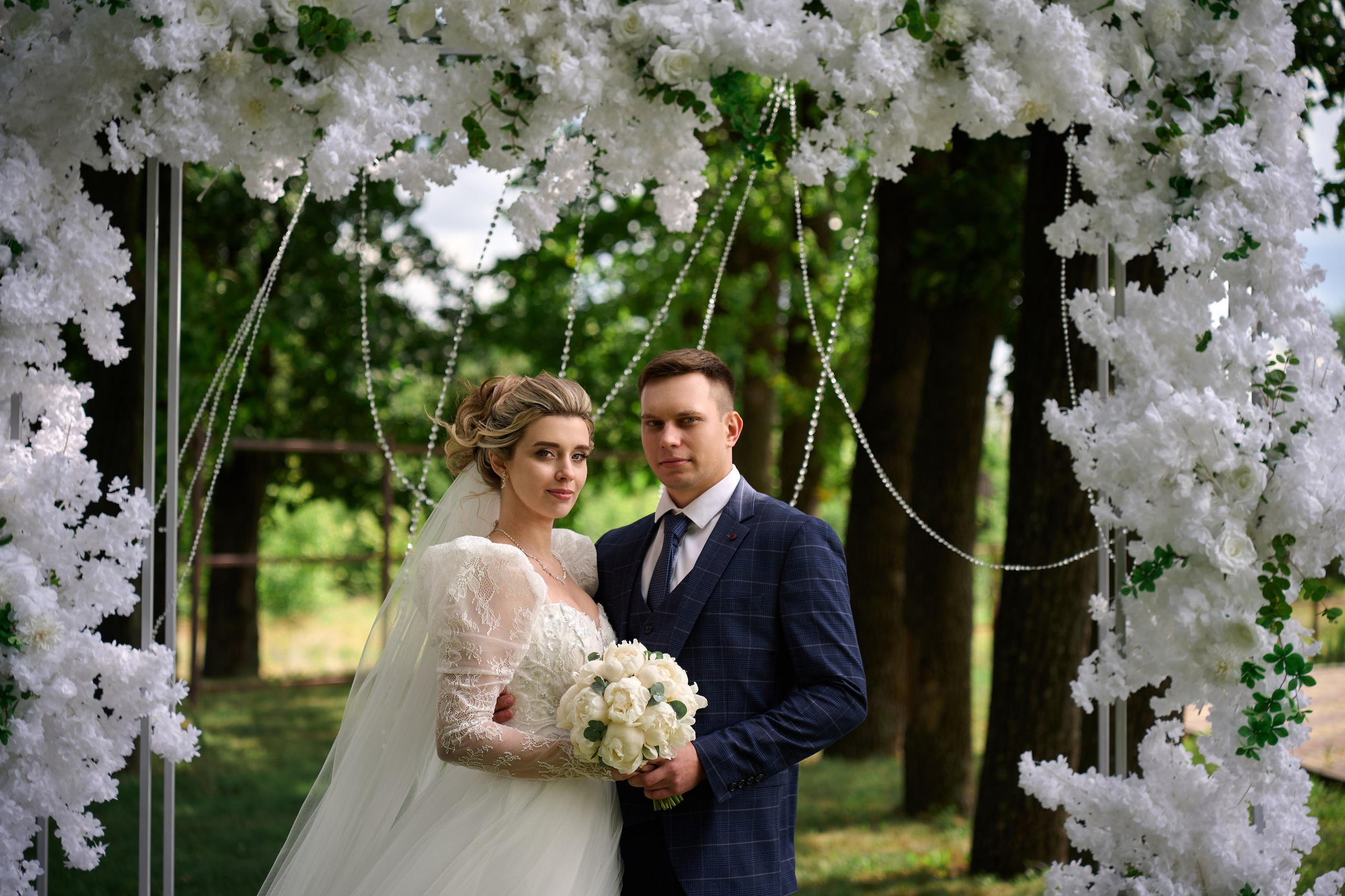 Свадебная фотосессия в Старом Осколе и Губкине. Профессиональный фотограф Старый Оскол, Губкин — свадьба, венчание, крещение, юбилей и день рождения