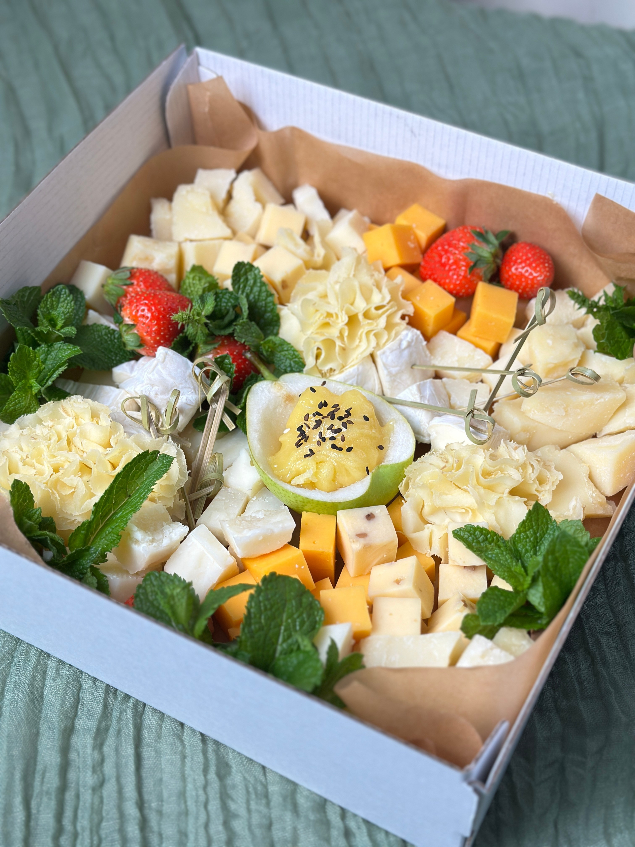 ГастроБоксы. Выездной кейтеринг, съедобные букеты, торты и сладости на заказ