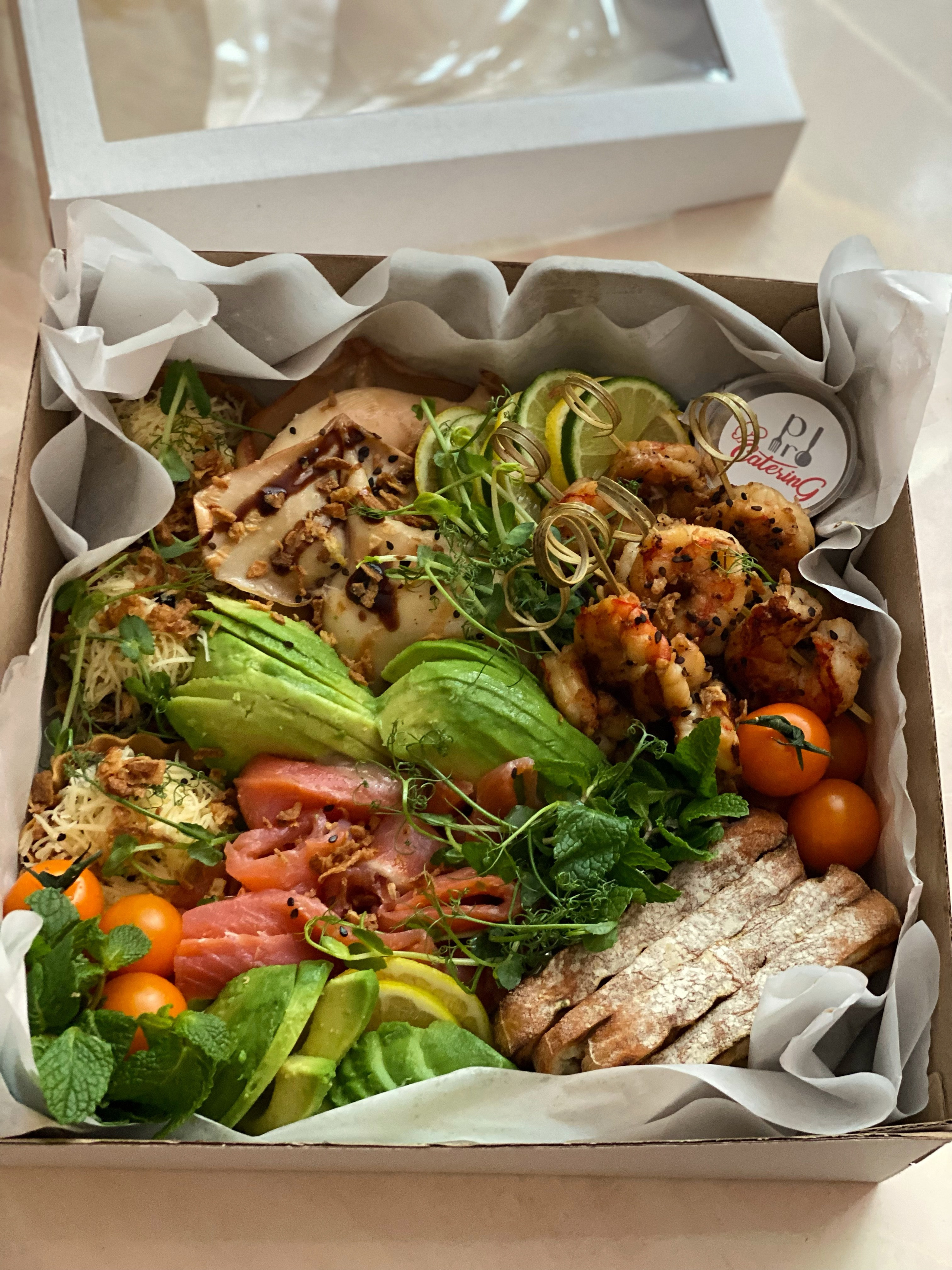 ГастроБоксы. Выездной кейтеринг, съедобные букеты, торты и сладости на заказ