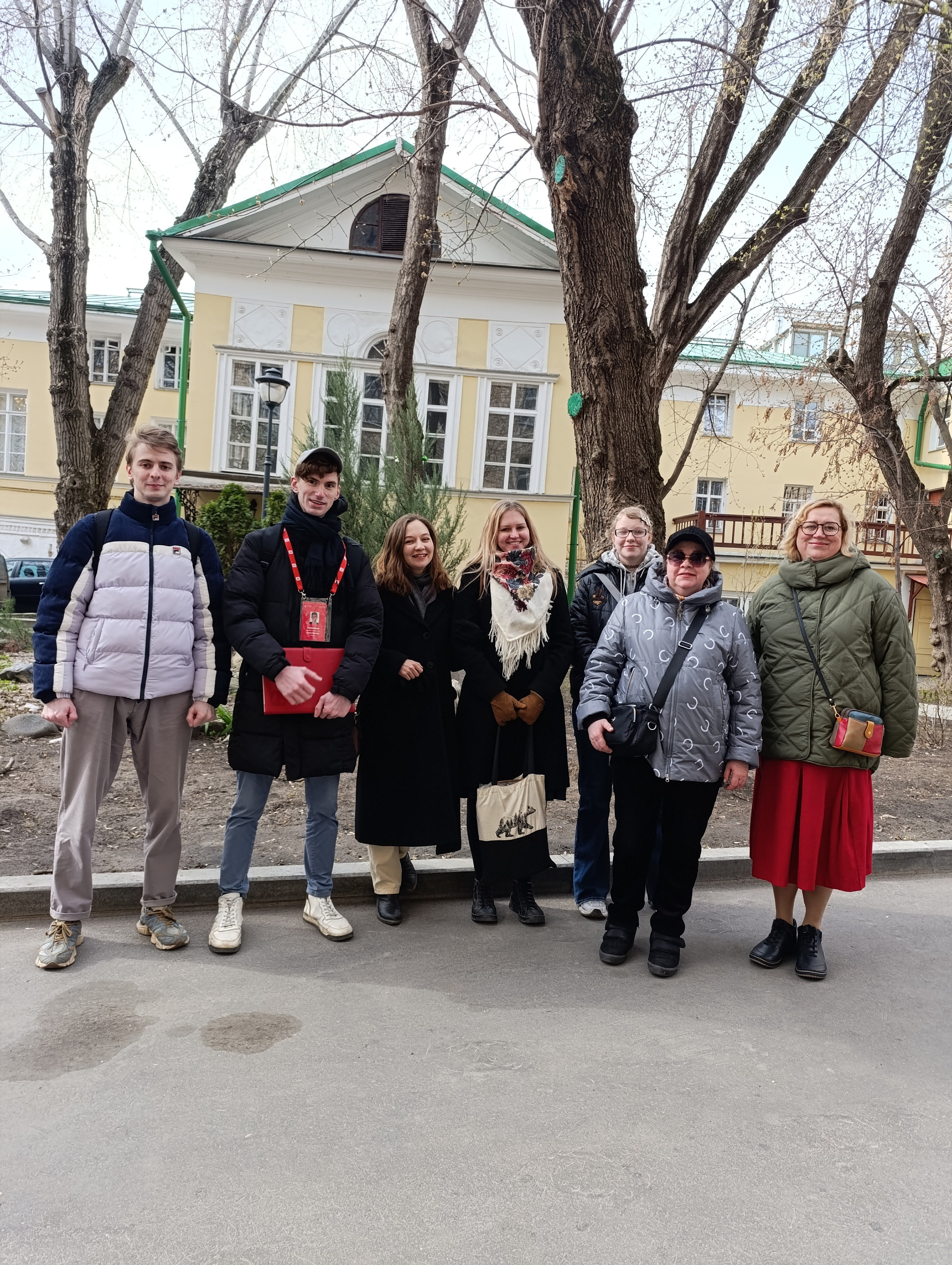 Серафим Гончаров  - аттестованный экскурсовод по Москве. П&П — Полезное с Приятным. Фотоэкскурсии — Москва на память. Экскурсовод и фотограф в Москве. Увези столицу в своём альбоме!