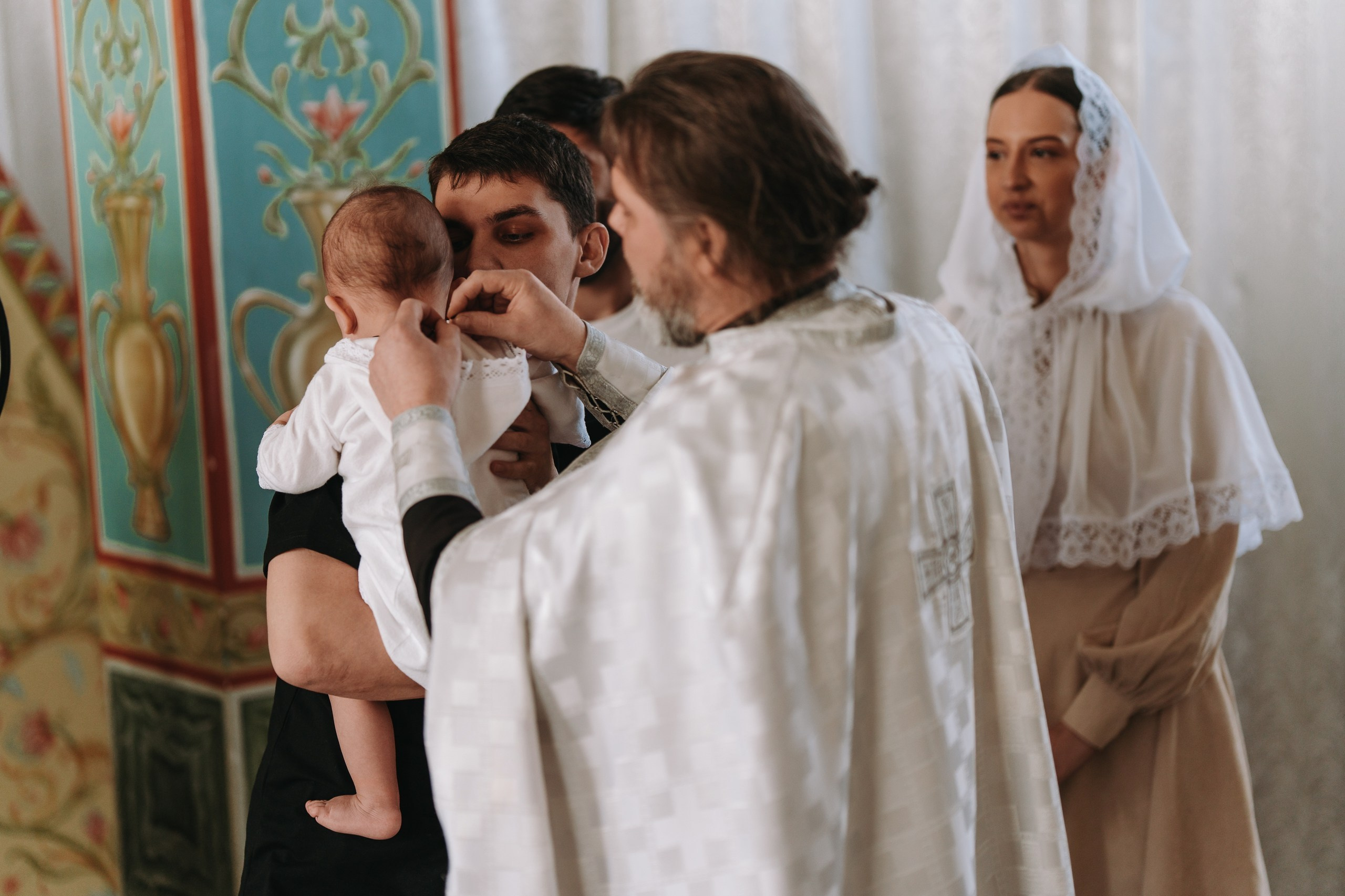 Фотосъёмка крещения в Уфе — фотограф на крестины в храме