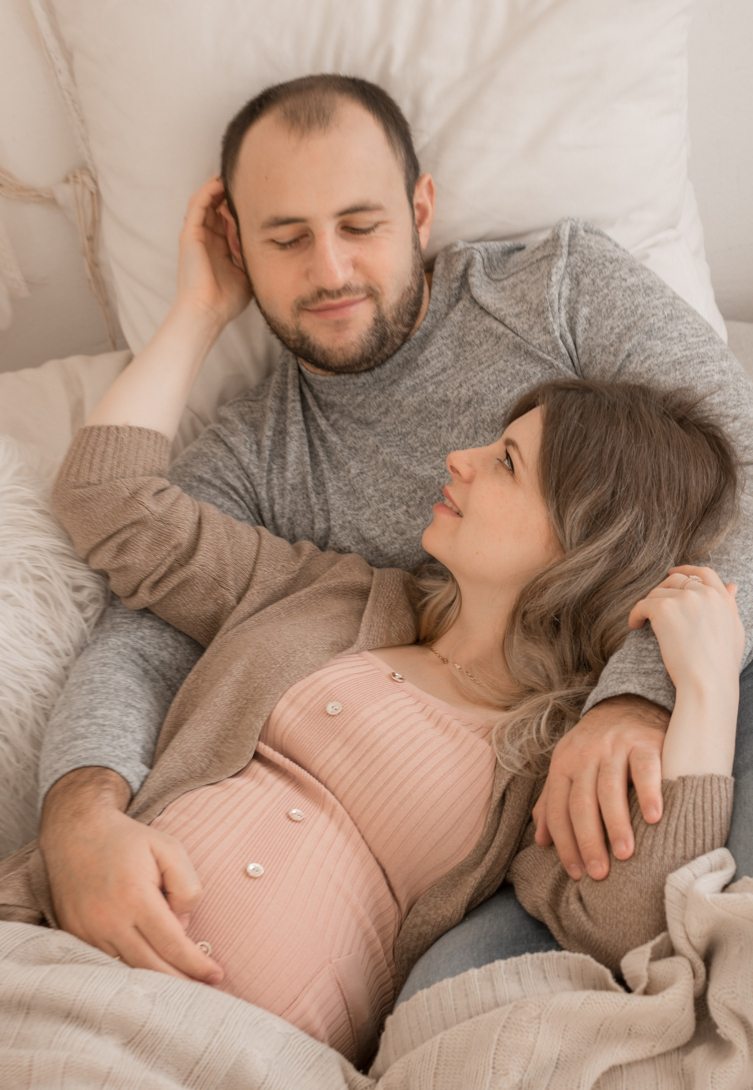 Нежная фотосессия беременности в студии с декором. Фотосессия беременности — Крылова Натали — Москва