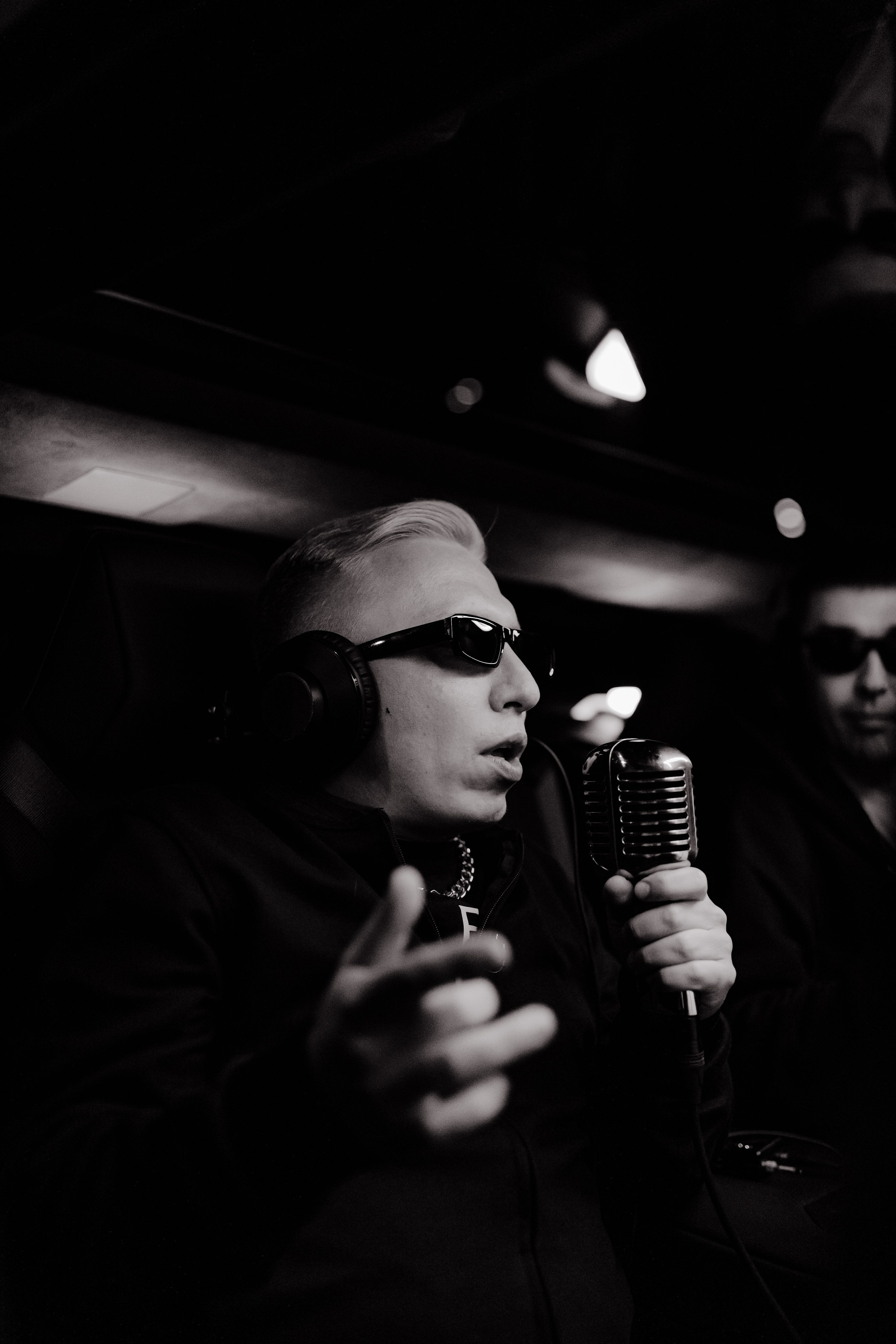 Виталий Кривцов Профессиональный репортажный фотограф сниму ваше мероприятие стильно, эмоционально и креативно. Репортажный, event, концертный и backstage фотограф из Москвы Виталий Кривцов