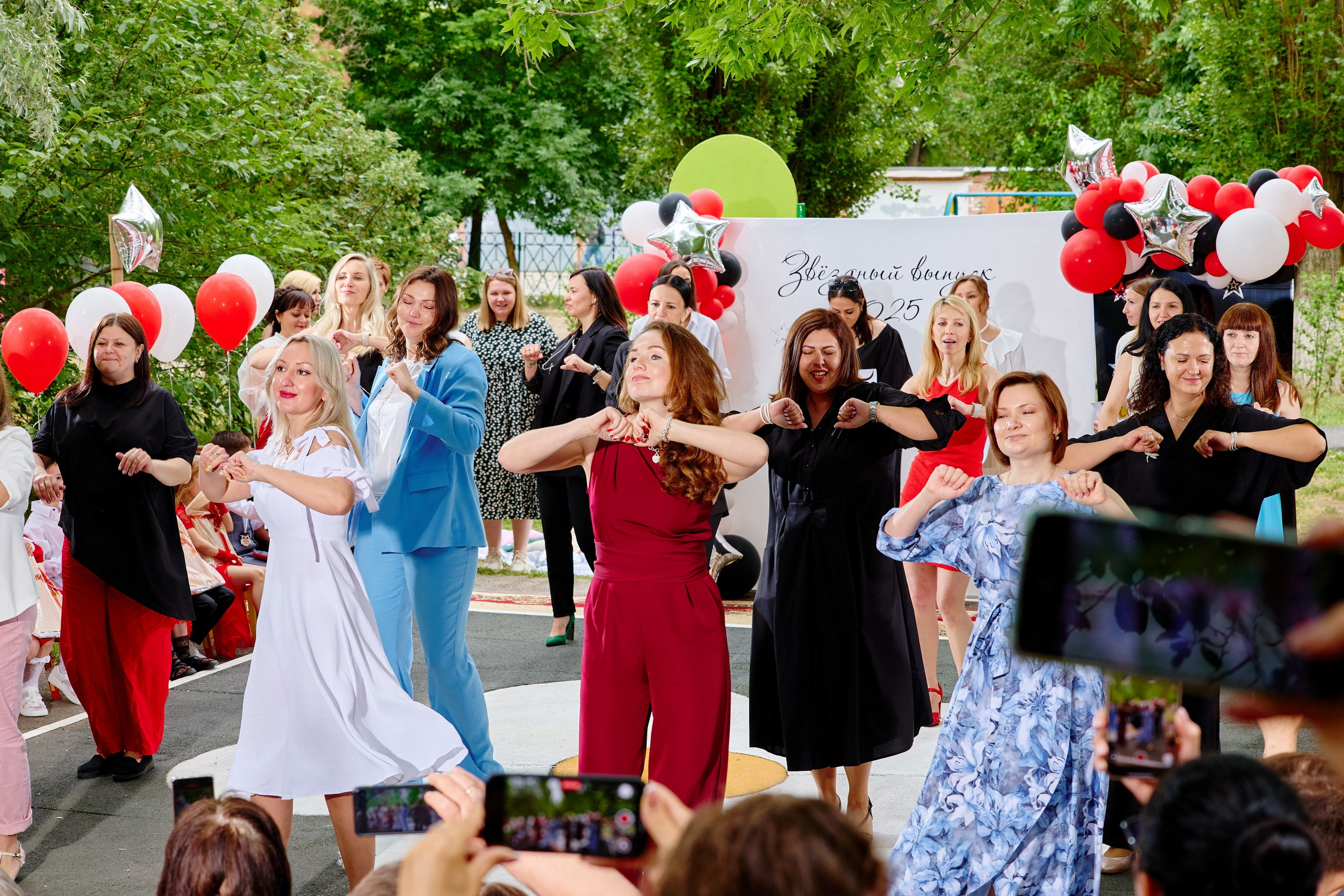 Выпускной 45 сад. Фотограф Выпускные альбомы Таганрог Сергей Коробченко