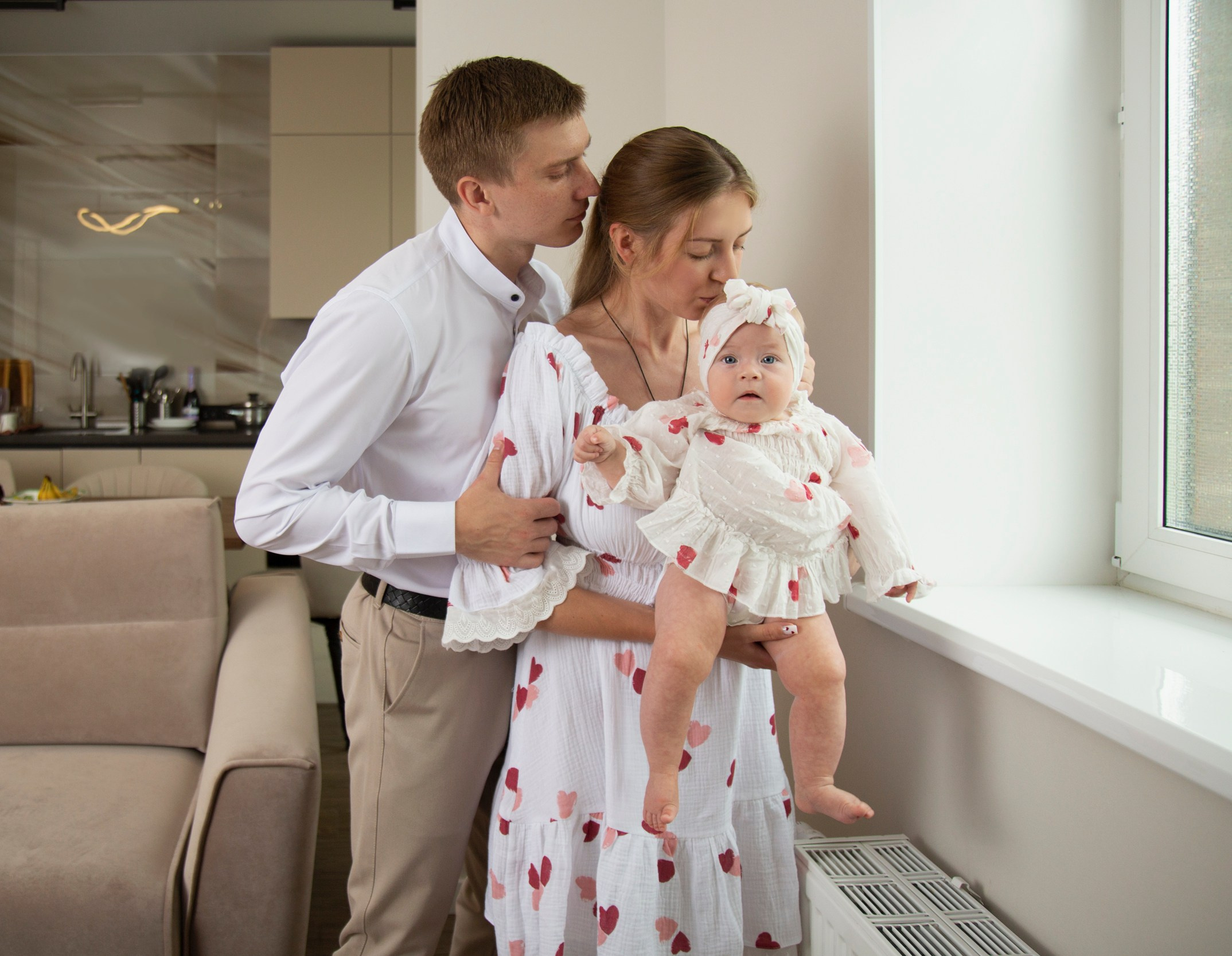 Семейная фотосессия с детьми в Москве дома. Фотосессия в студии в Москве от профессионального фотографа услуги по доступным ценам