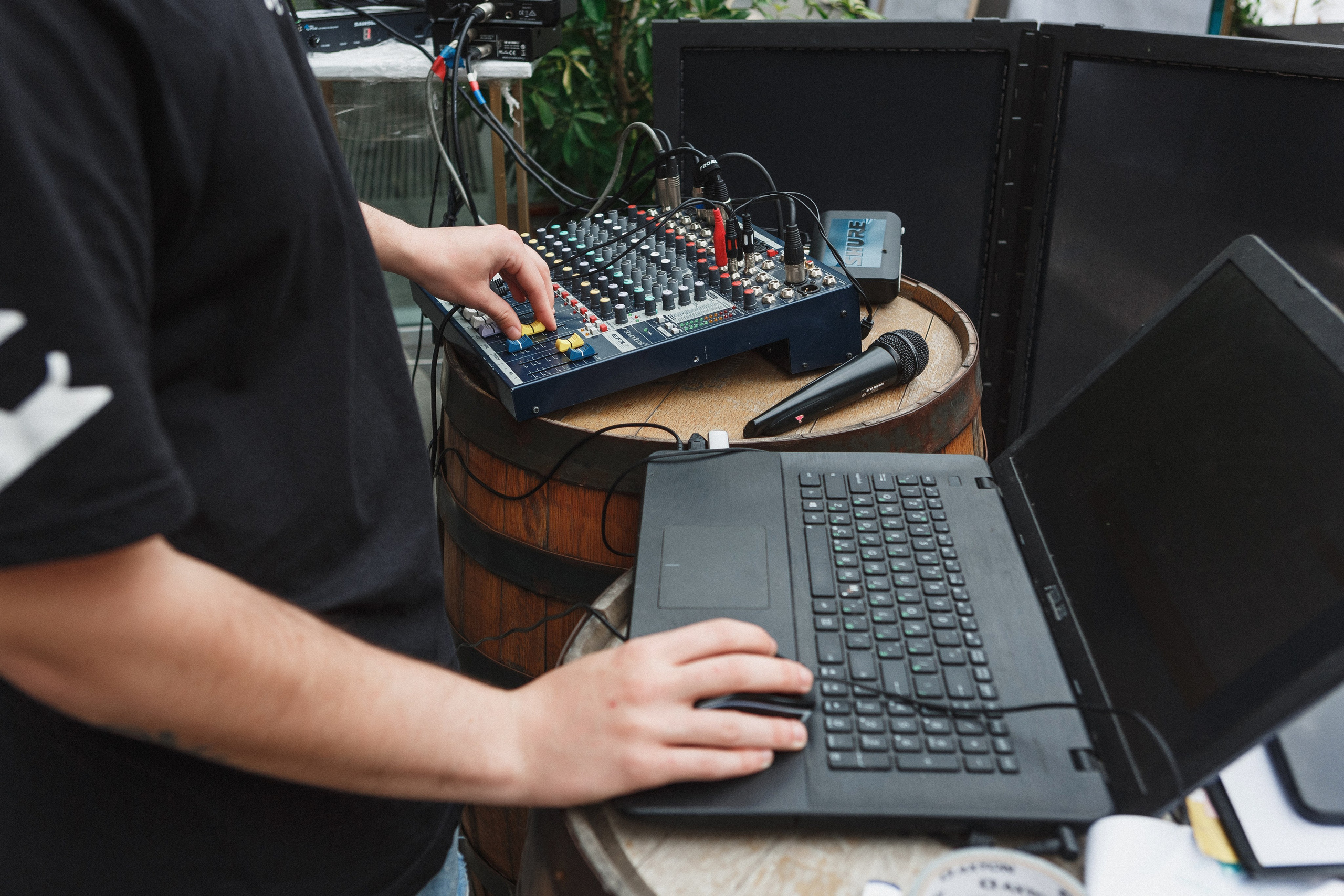 Моменты: Съёмка букета невесты в ТРЦ Большой, Ростов-на-Дону. Свадебный и семейный фотограф в Таганроге Бакарюк Антон