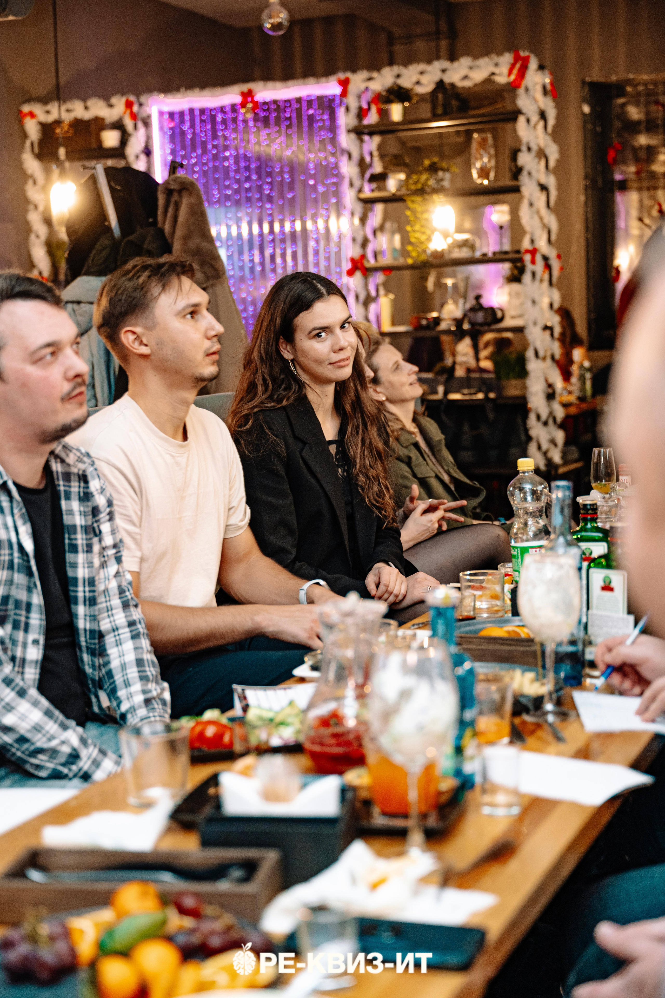 Реквизит — квиз в Зеленодольске и Волжске ZR cafe. Свадебный фотограф в Казани, и Зеленодольске Радик Мухаметов