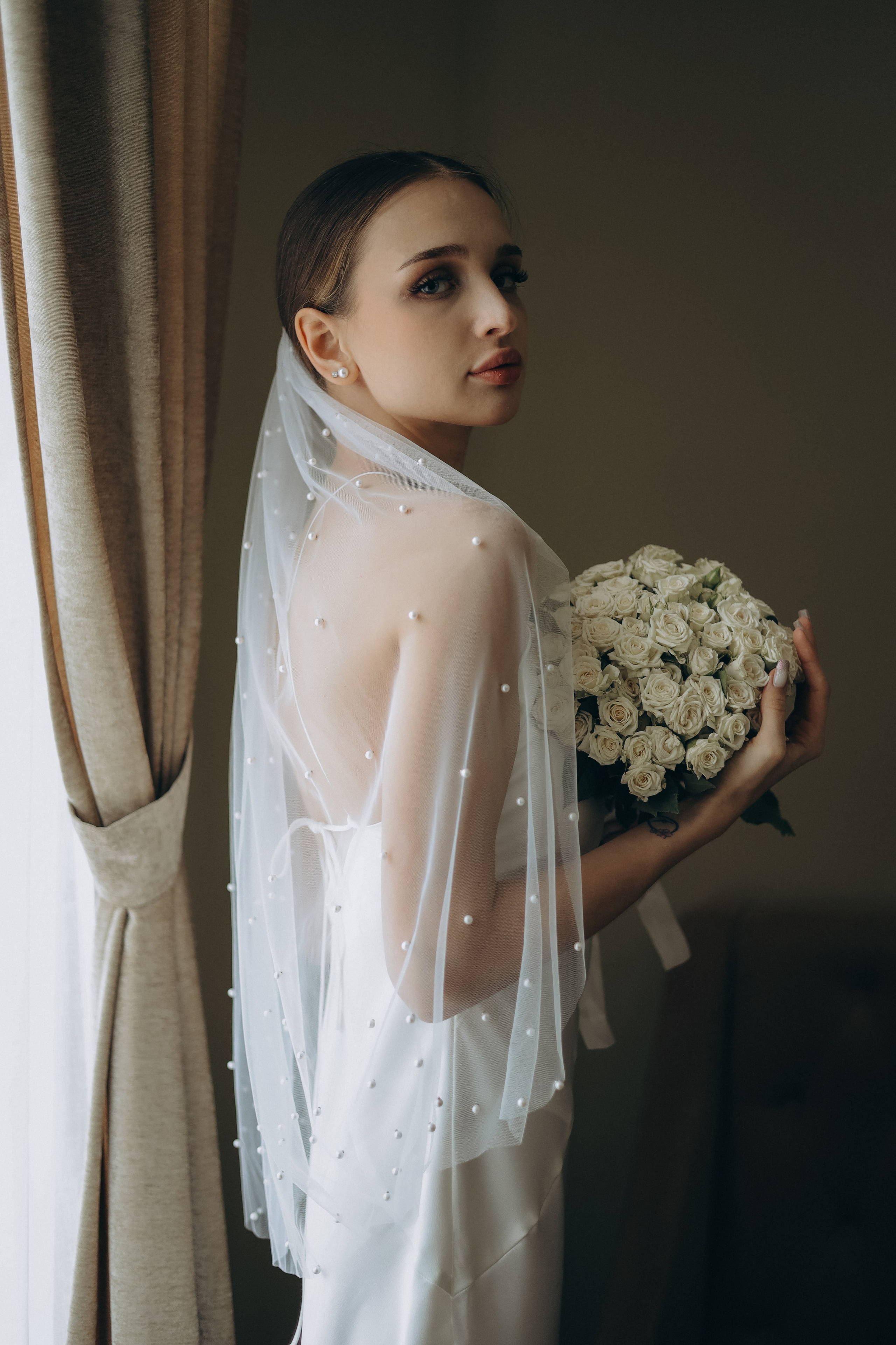 Олеся и Даня. Роспись в Таганском ЗАГСе. Диана Чечель. Свадебный и семейный фотограф в Москве