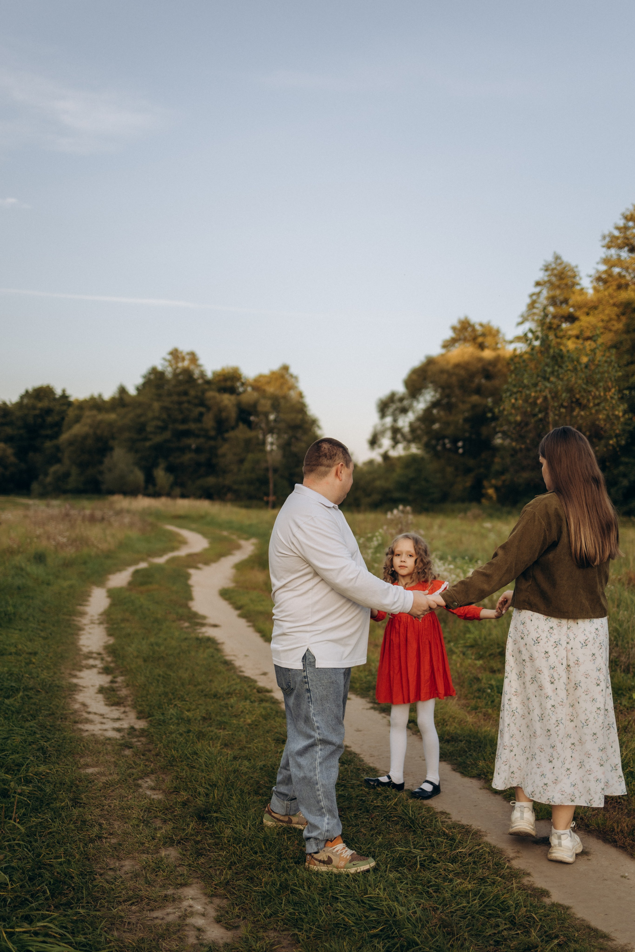 Семейная фотосессия (15.09.2025 г.) г. Жуков (Калужская обл.). Надежда Стар семейный и церковный фотограф в Жукове и Калужской области