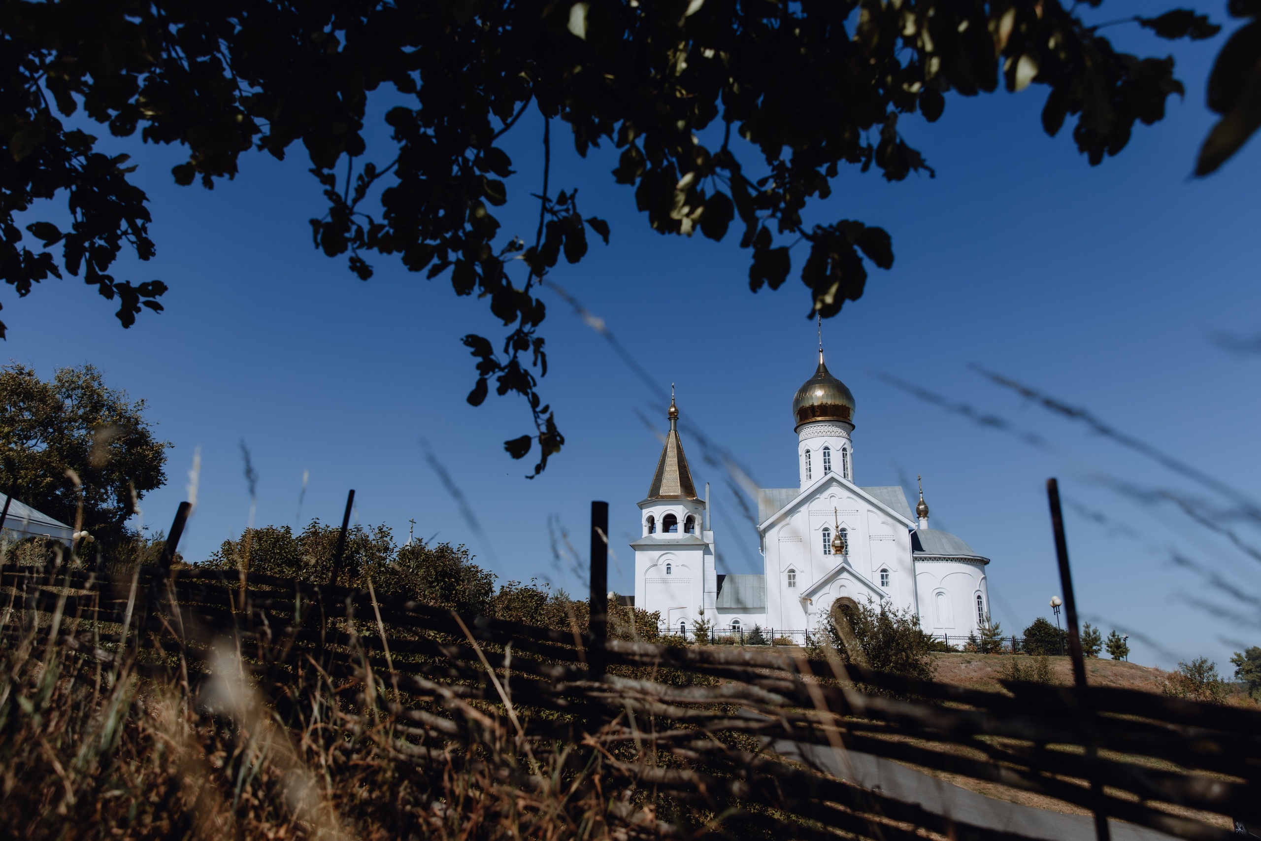 Таинство крещения в Холках. Фотограф Максим Никонов