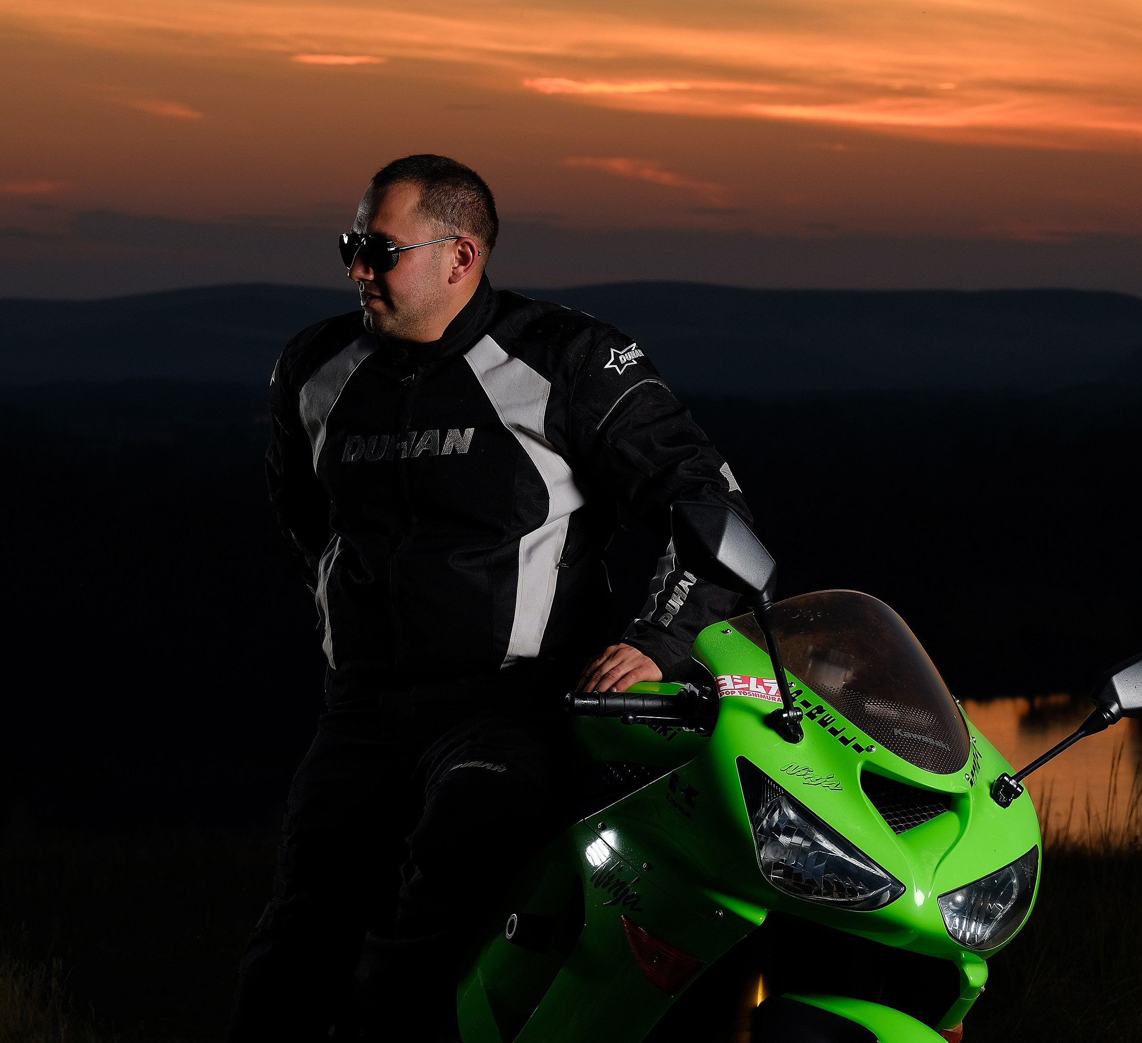 Фотосессия с мотоциклом услуги фотографа. Фотограф Красноярск Алексей Семенихин