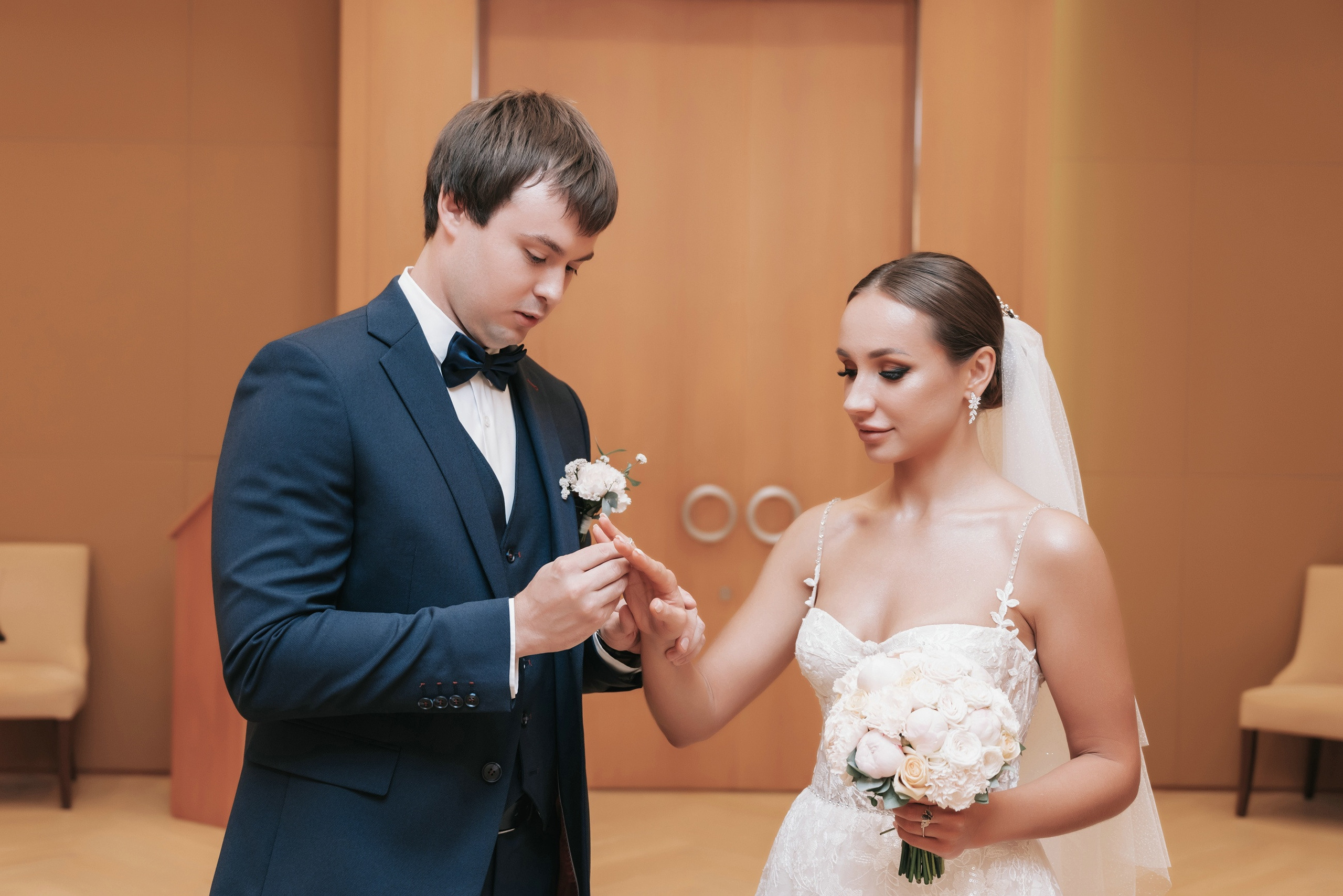 Свадебная фотосессия утра невесты в апартаментах Москва-Сити. Свадебный и семейный фотограф в Москве Светлана Зоткина