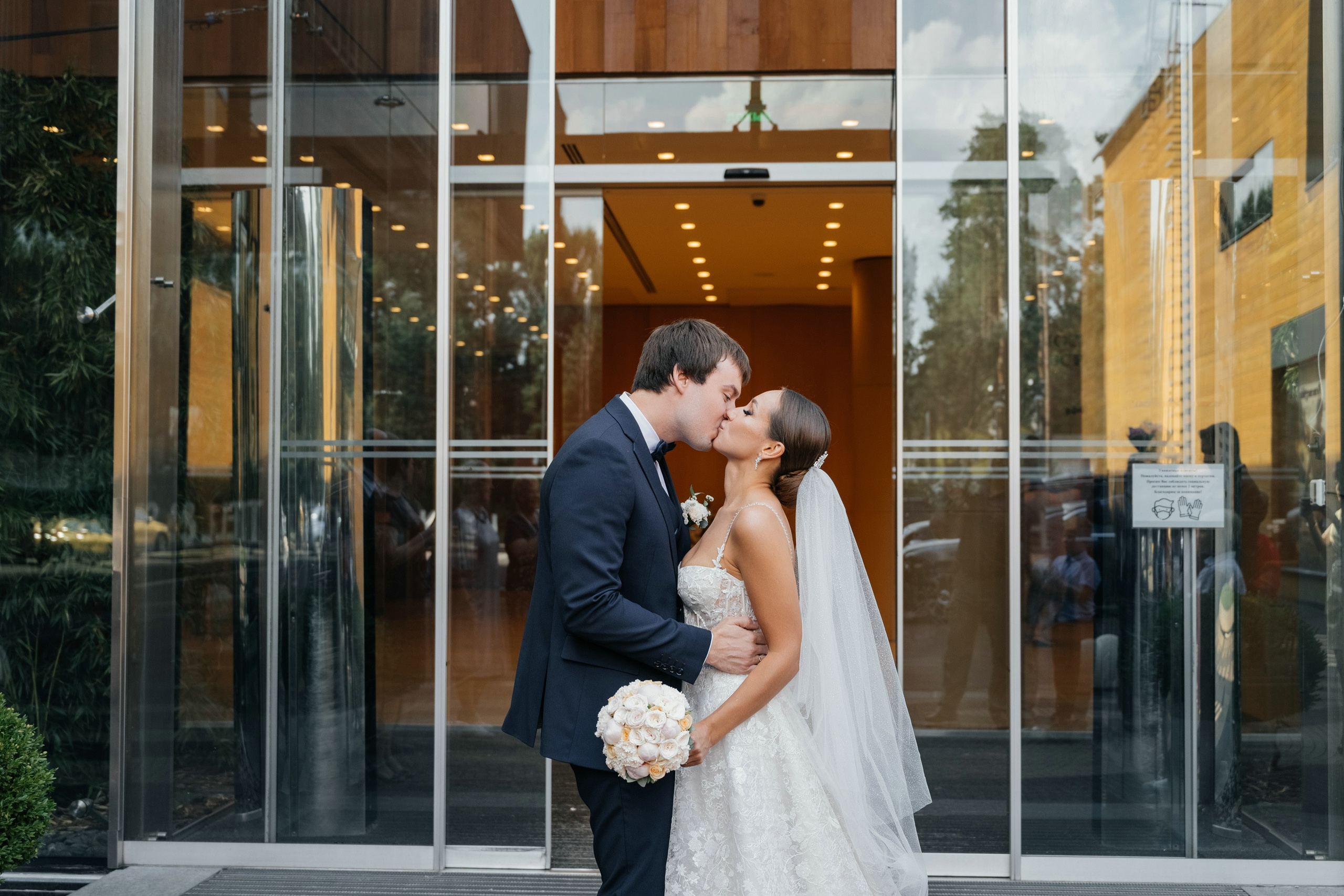 Свадебная фотосессия утра невесты в апартаментах Москва-Сити. Свадебный и семейный фотограф в Москве Светлана Зоткина