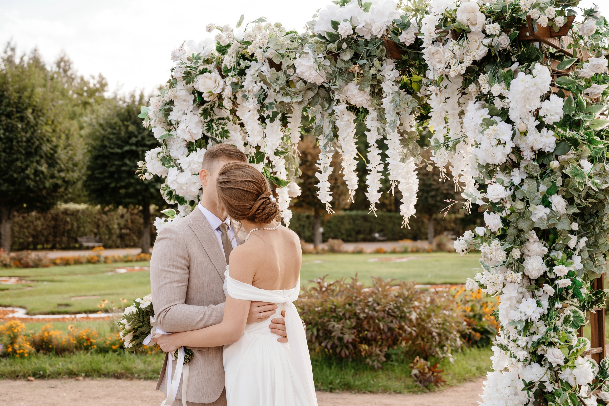 Выездная регистрация брака в парке Кусково. Свадебный и семейный фотограф в Москве Светлана Зоткина